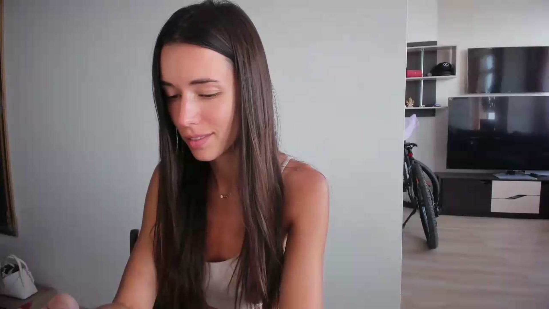 Gallery image thumbnail from laurensaenz's myfreecams stream on, 08/07/2026, 10:02 image 14 of 20