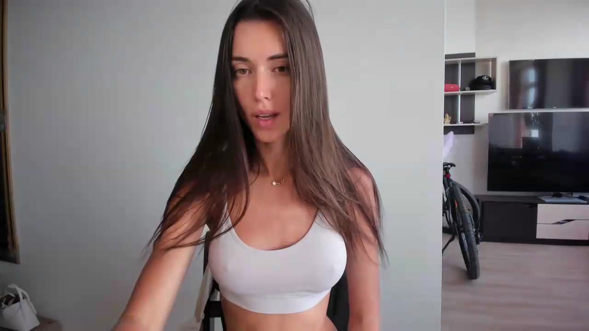Gallery image thumbnail from laurensaenz's myfreecams stream on, 08/07/2026, 10:02 image 8 of 20