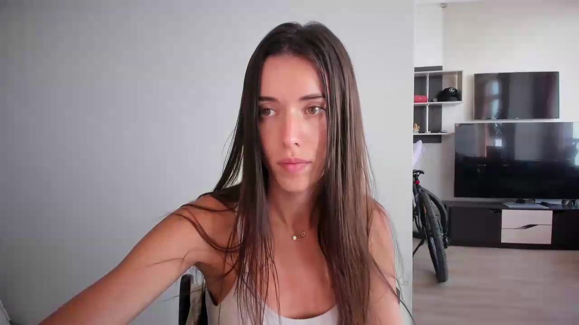 Gallery image thumbnail from laurensaenz's myfreecams stream on, 08/07/2026, 11:06 image 3 of 20