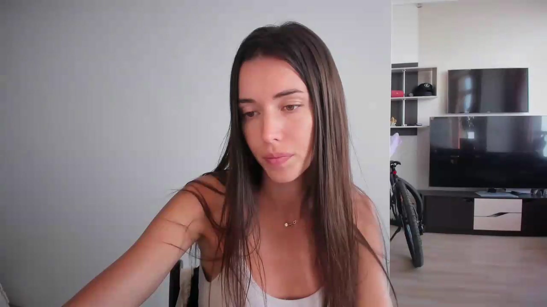 Gallery image thumbnail from laurensaenz's myfreecams stream on, 08/07/2026, 11:06 image 2 of 20
