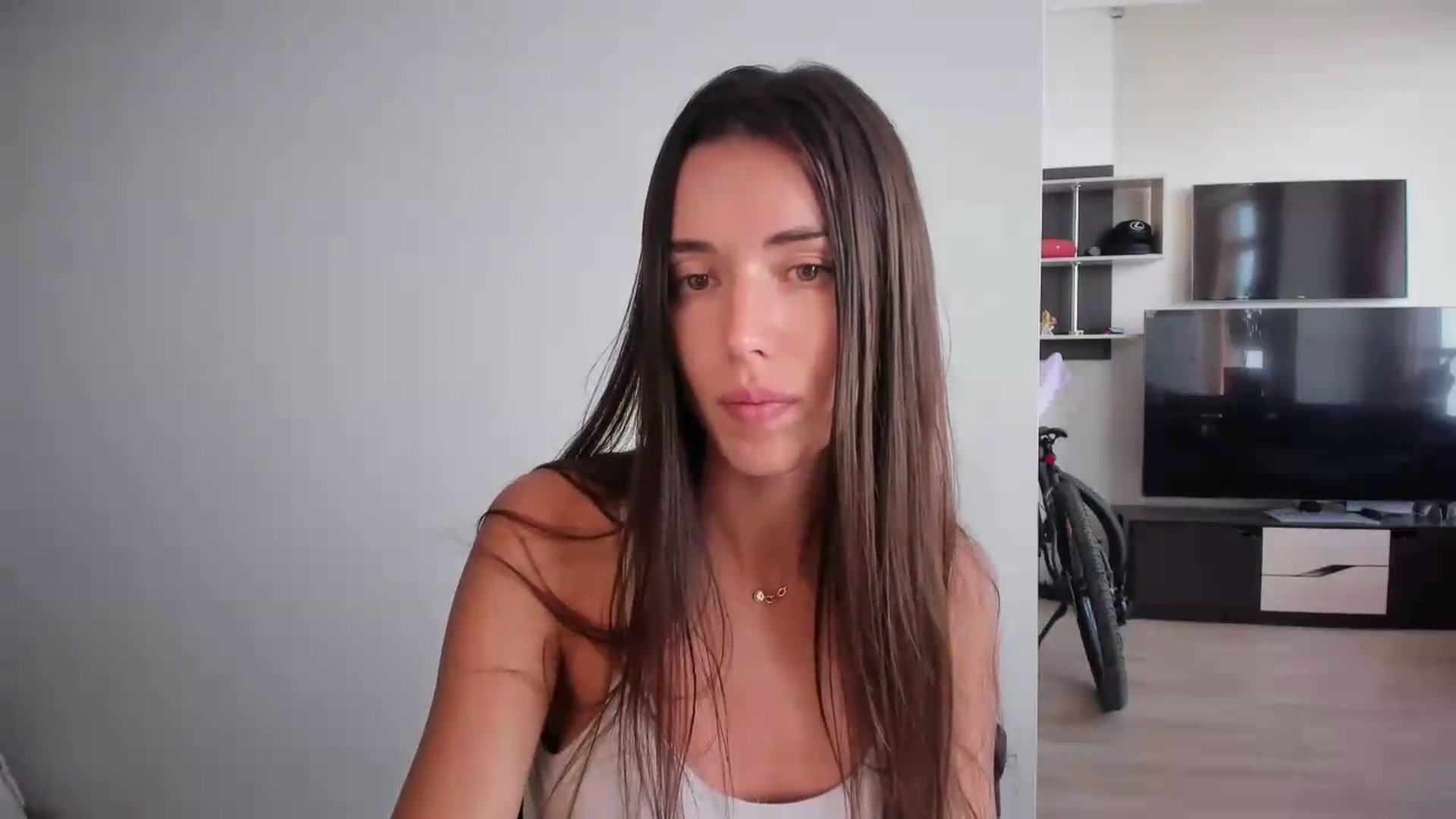 Gallery image thumbnail from laurensaenz's myfreecams stream on, 08/07/2026, 11:06 image 4 of 20