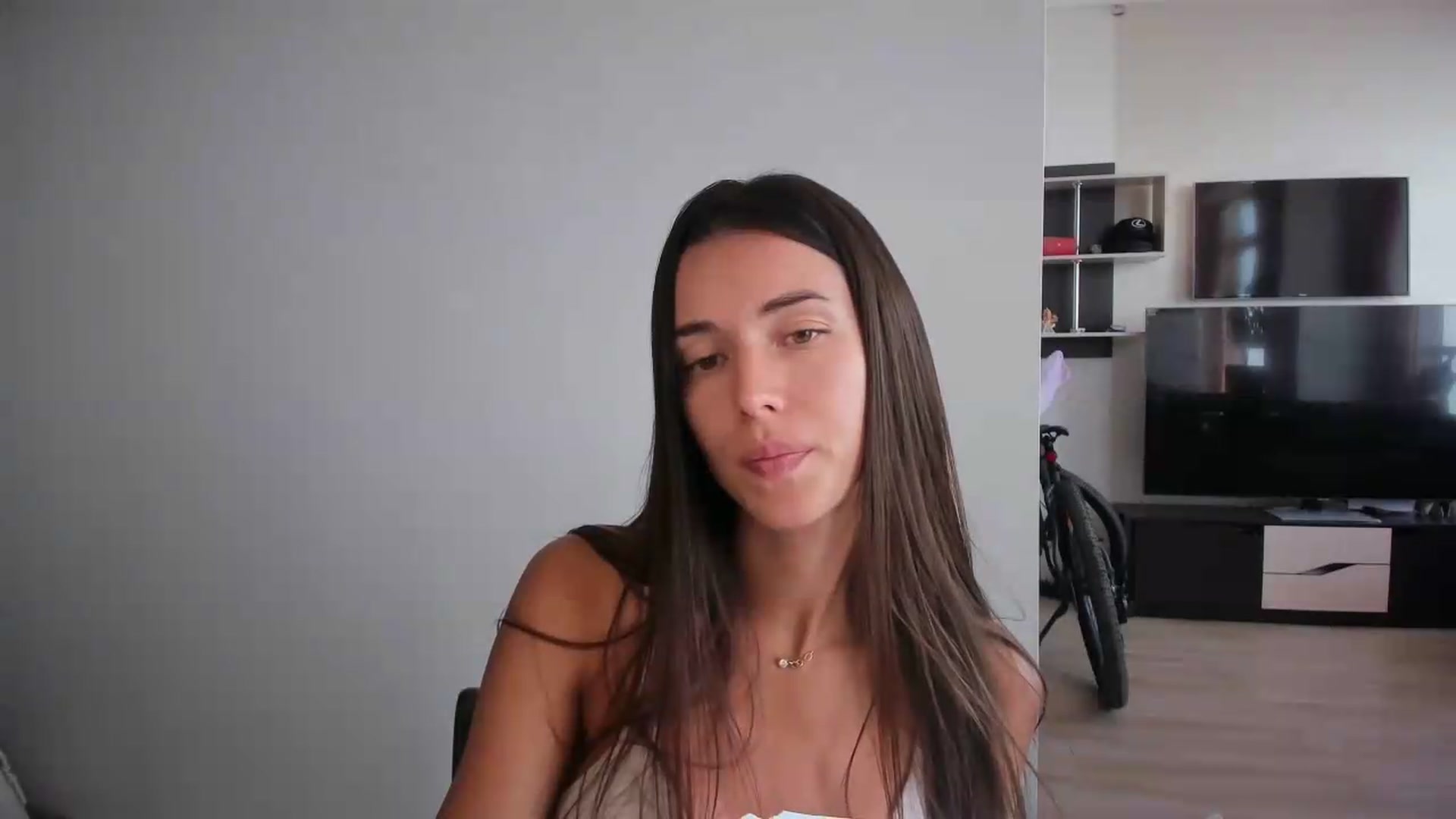 Gallery image thumbnail from laurensaenz's myfreecams stream on, 08/07/2026, 11:06 image 8 of 20
