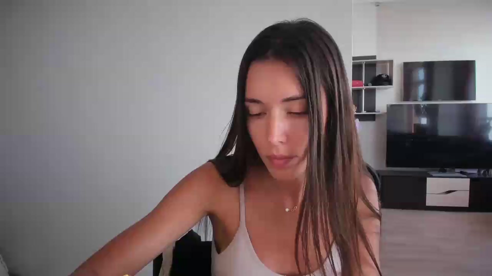 Gallery image thumbnail from laurensaenz's myfreecams stream on, 08/07/2026, 11:06 image 1 of 20