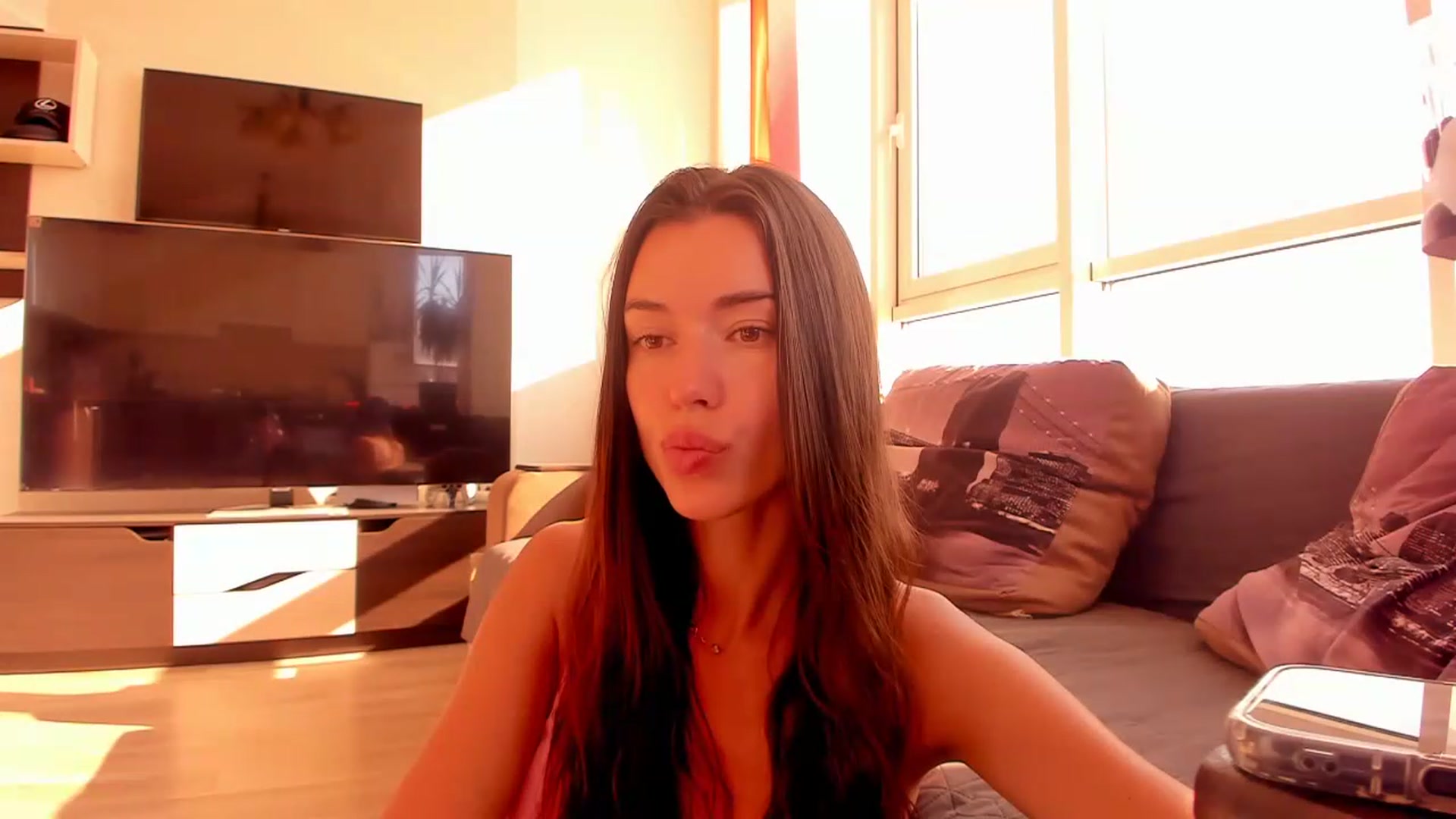 Gallery image thumbnail from laurensaenz's myfreecams stream on, 08/10/2026, 06:56 image 2 of 20