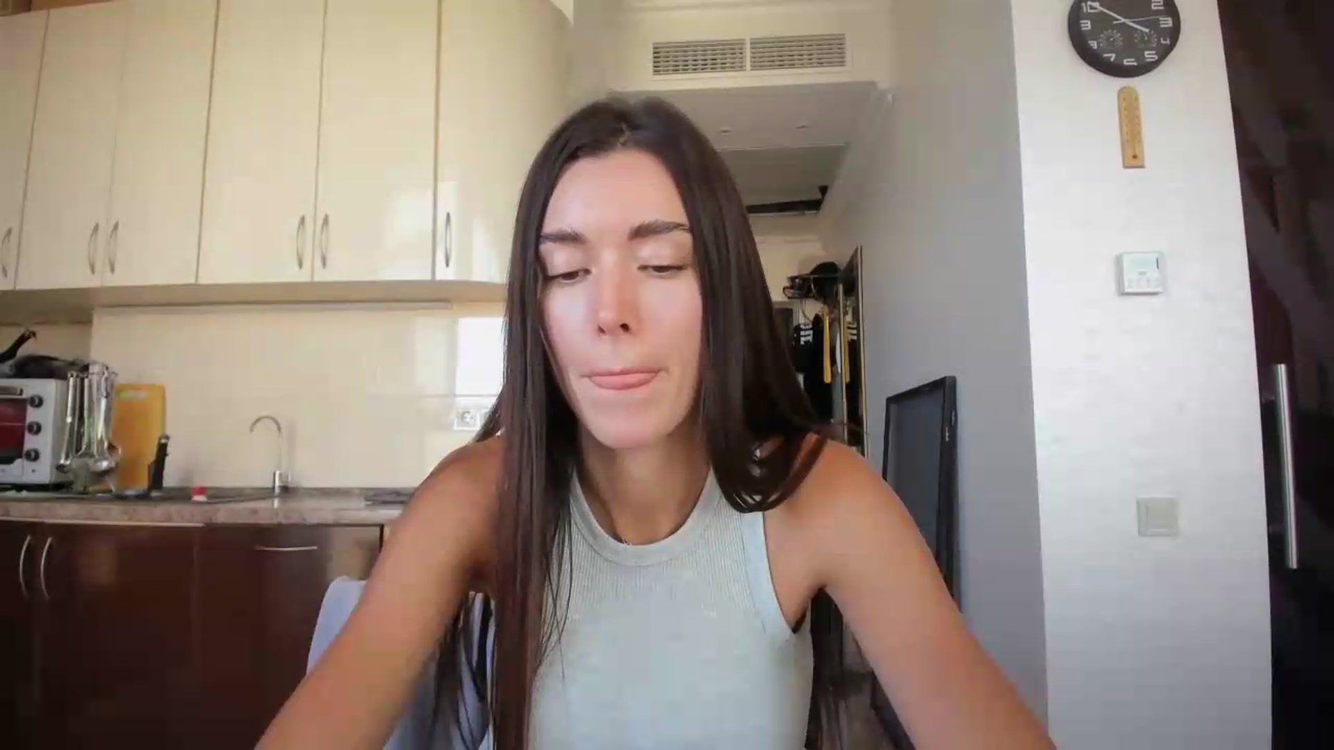 Gallery image thumbnail from laurensaenz's myfreecams stream on, 08/13/2026, 13:21 image 15 of 20