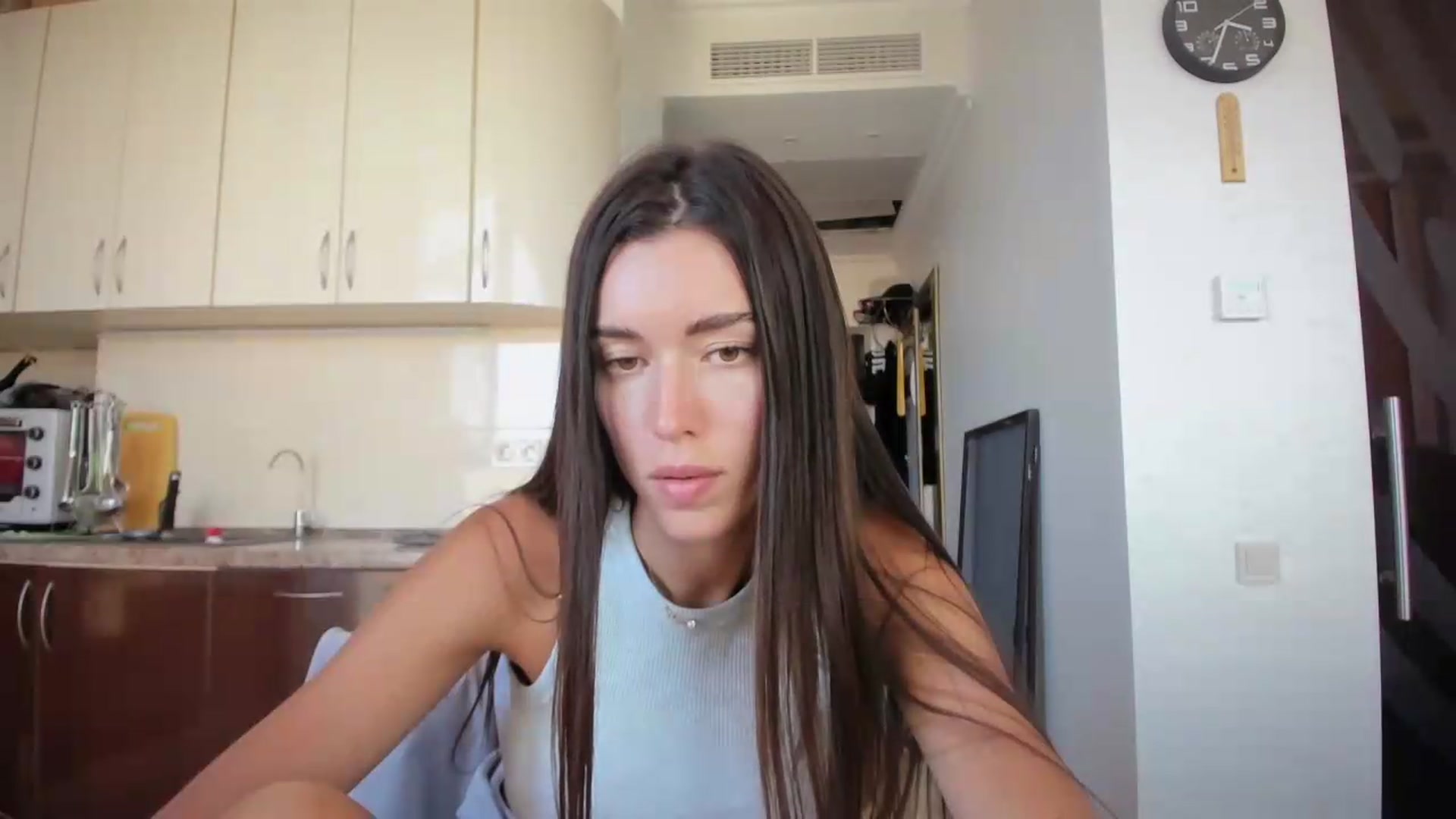 Gallery image thumbnail from laurensaenz's myfreecams stream on, 08/13/2026, 13:21 image 12 of 20