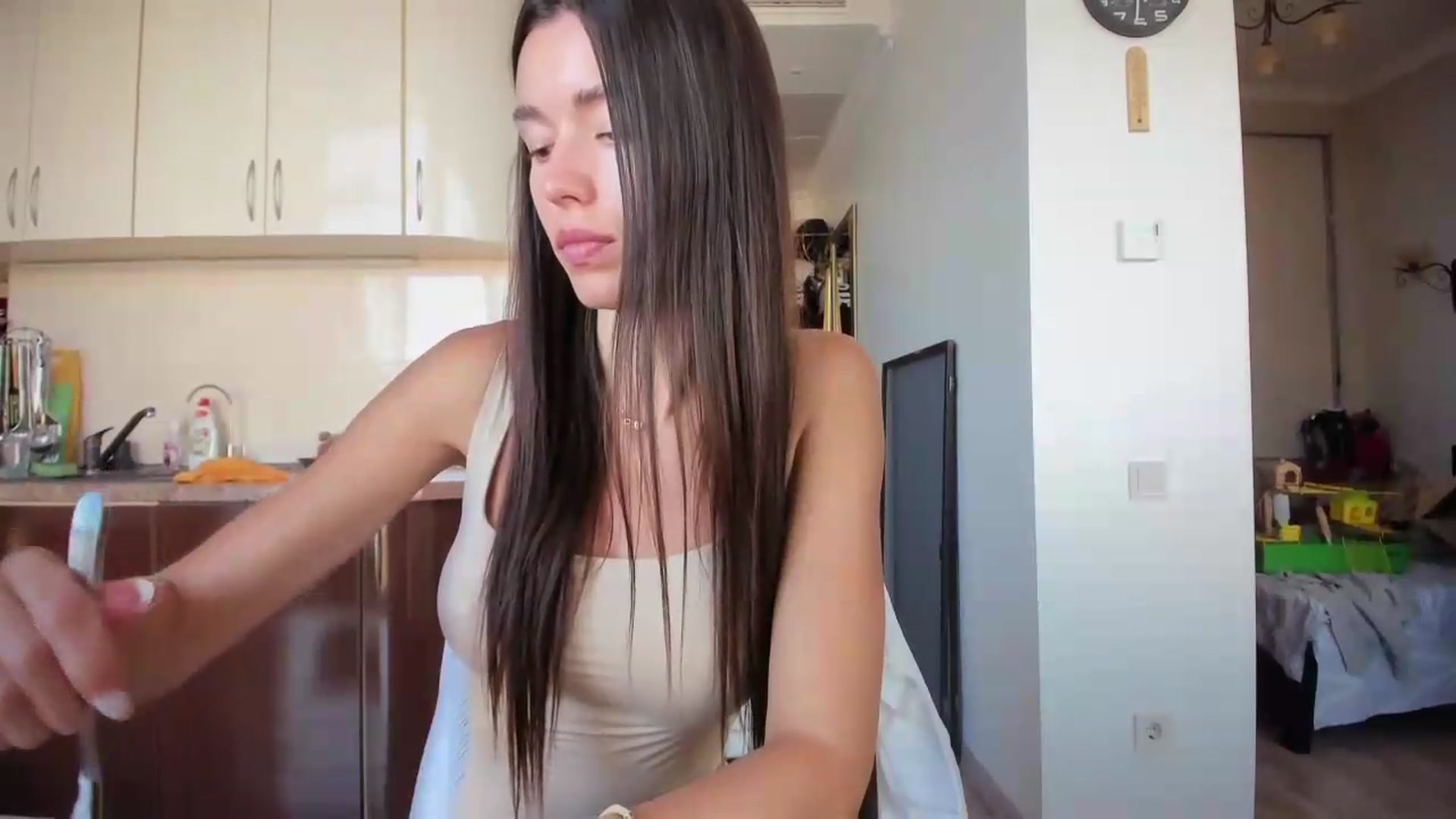 Gallery image thumbnail from laurensaenz's myfreecams stream on, 08/16/2026, 15:13 image 6 of 20