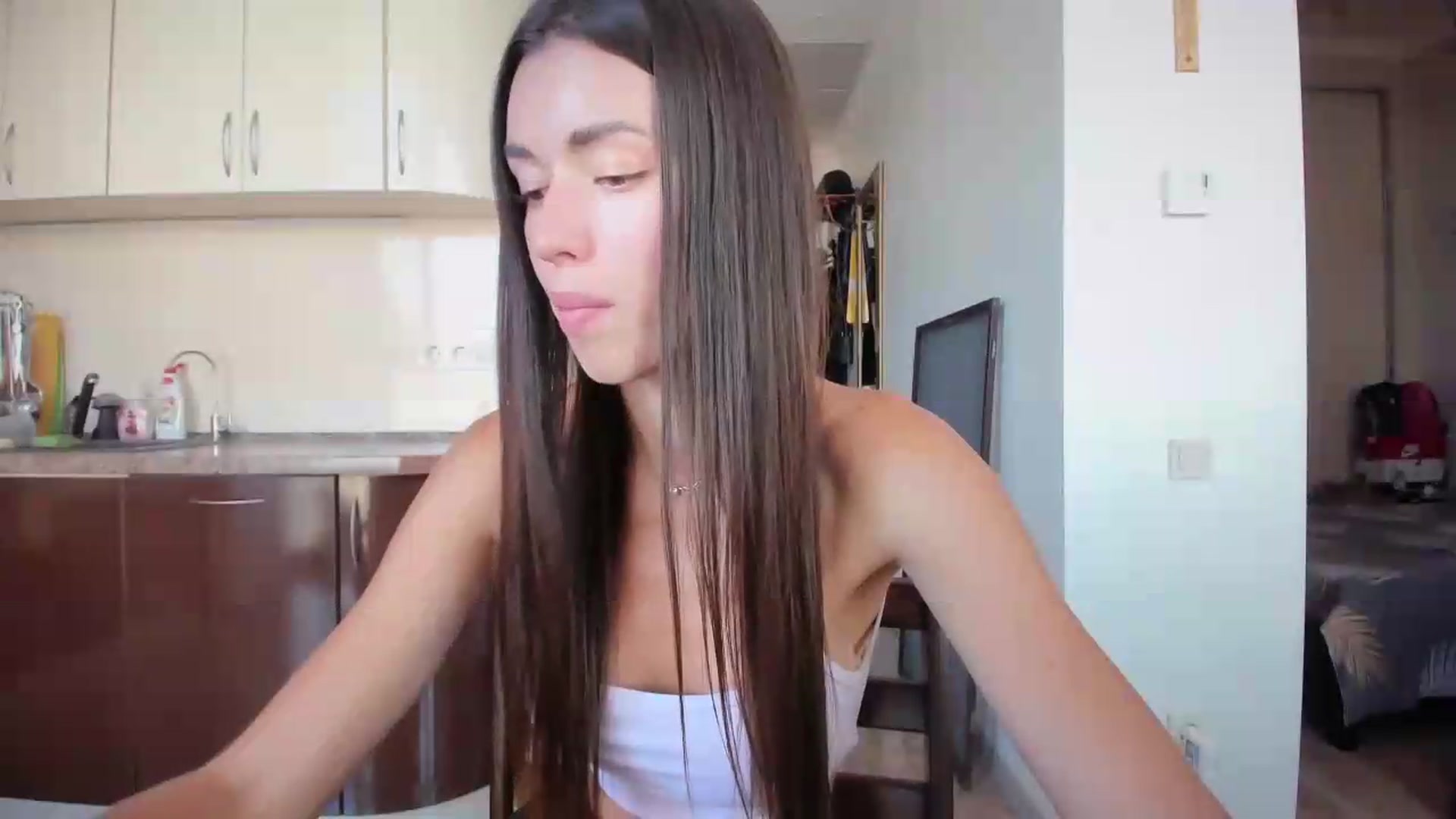 Gallery image thumbnail from laurensaenz's myfreecams stream on, 08/18/2026, 13:09 image 18 of 20