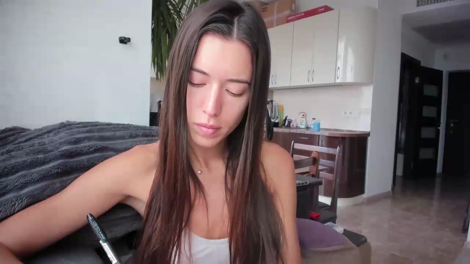 Gallery image thumbnail from laurensaenz's myfreecams stream on, 08/19/2026, 07:37 image 19 of 20