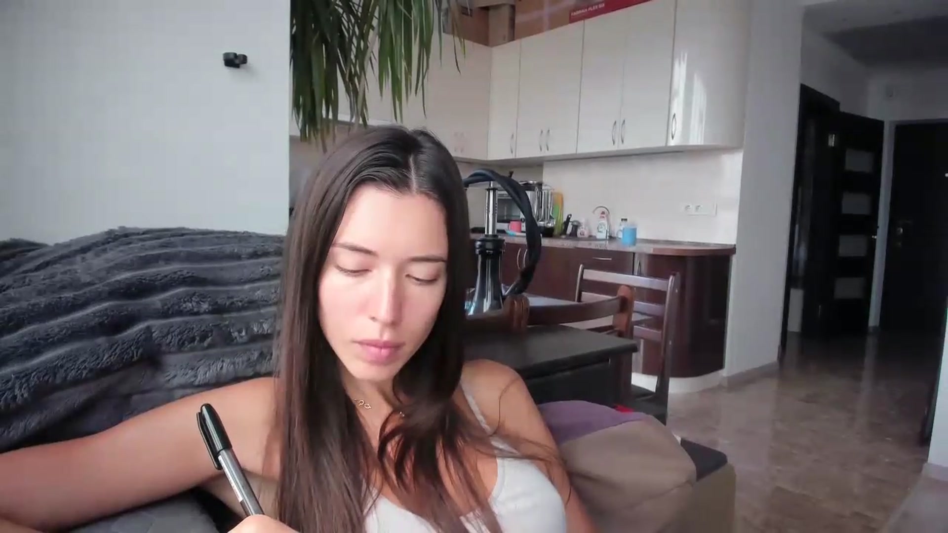 Gallery image thumbnail from laurensaenz's myfreecams stream on, 08/19/2026, 07:37 image 13 of 20