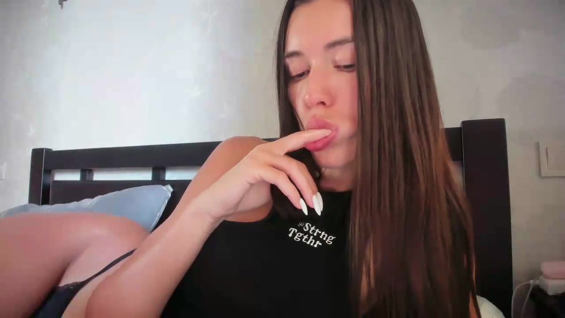 Gallery image thumbnail from laurensaenz's myfreecams stream on, 08/25/2026, 07:54 image 14 of 20