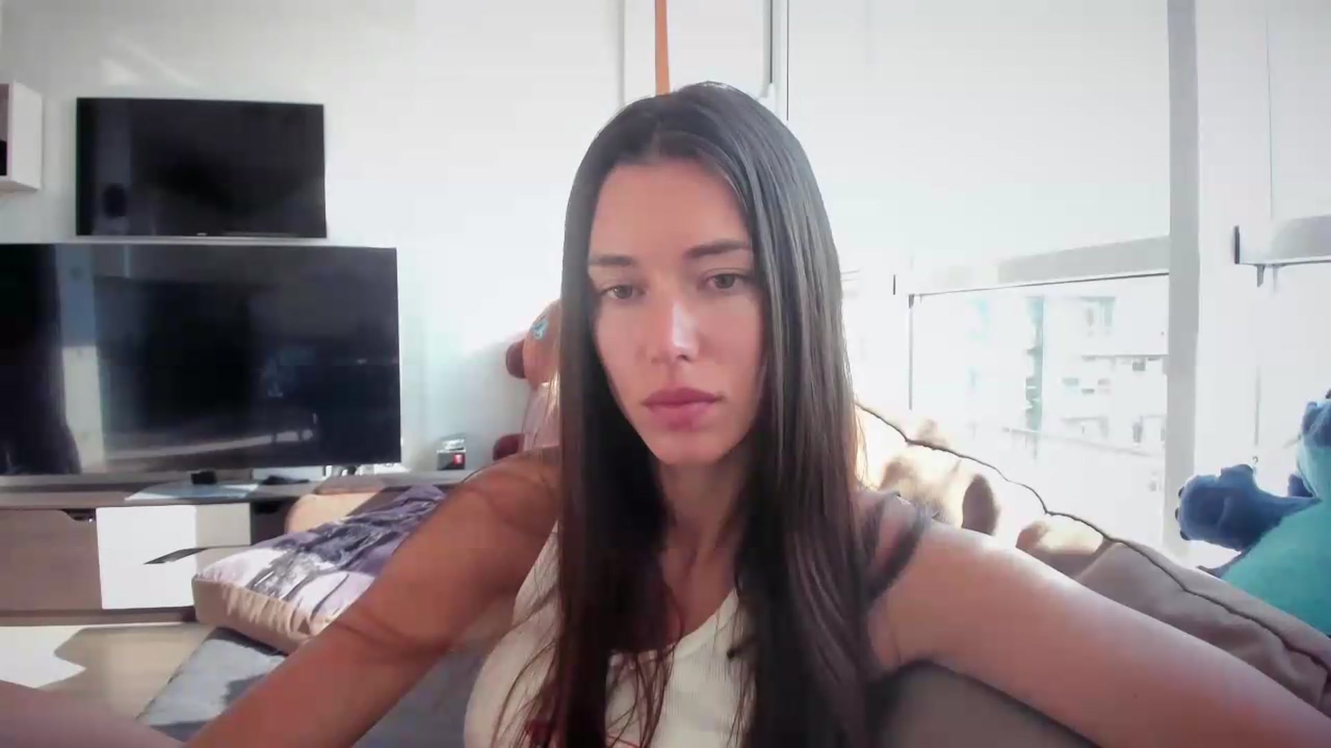 Gallery image thumbnail from laurensaenz's myfreecams stream on, 09/02/2026, 07:02 image 4 of 20