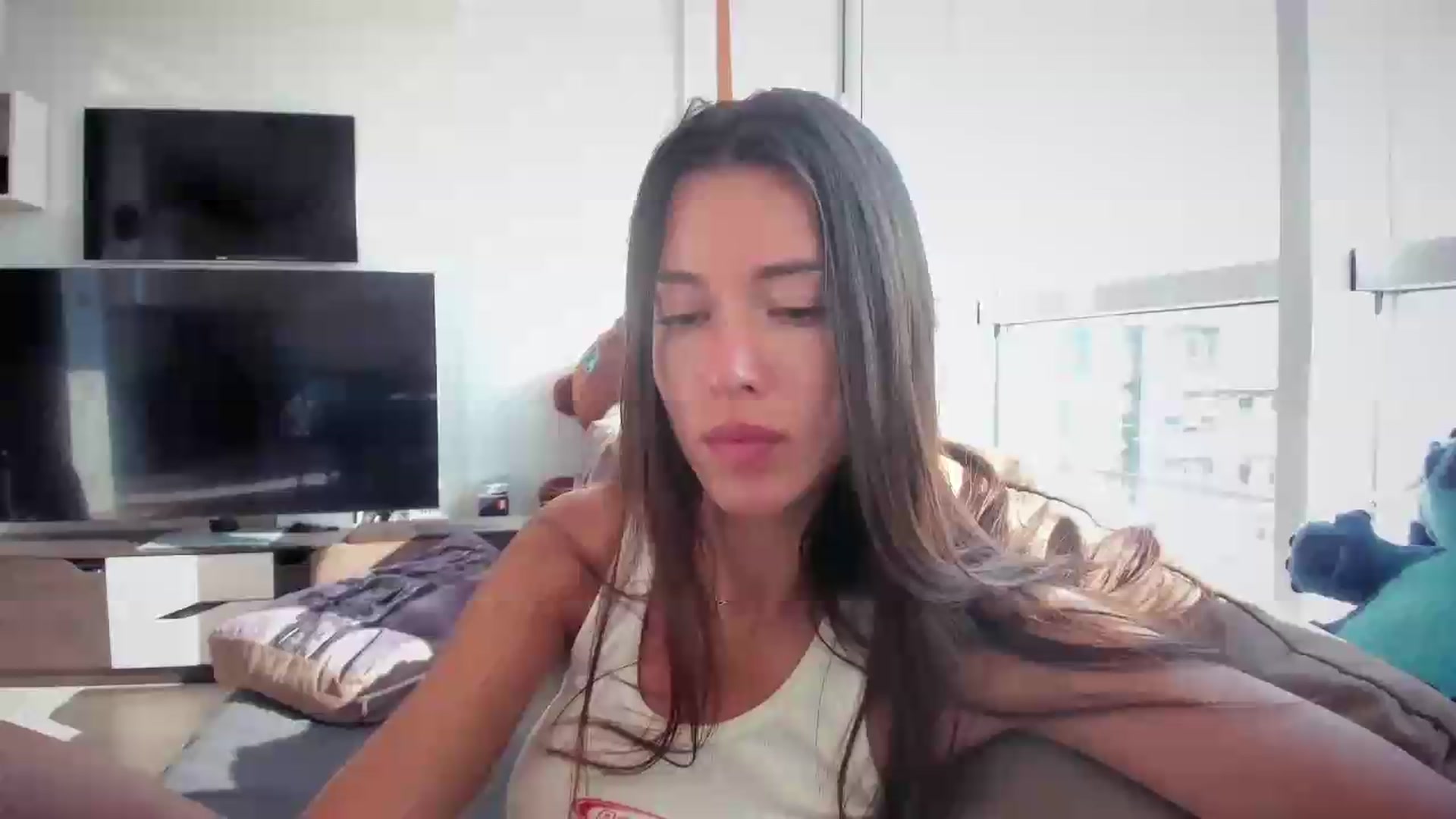 Gallery image thumbnail from laurensaenz's myfreecams stream on, 09/02/2026, 07:02 image 3 of 20