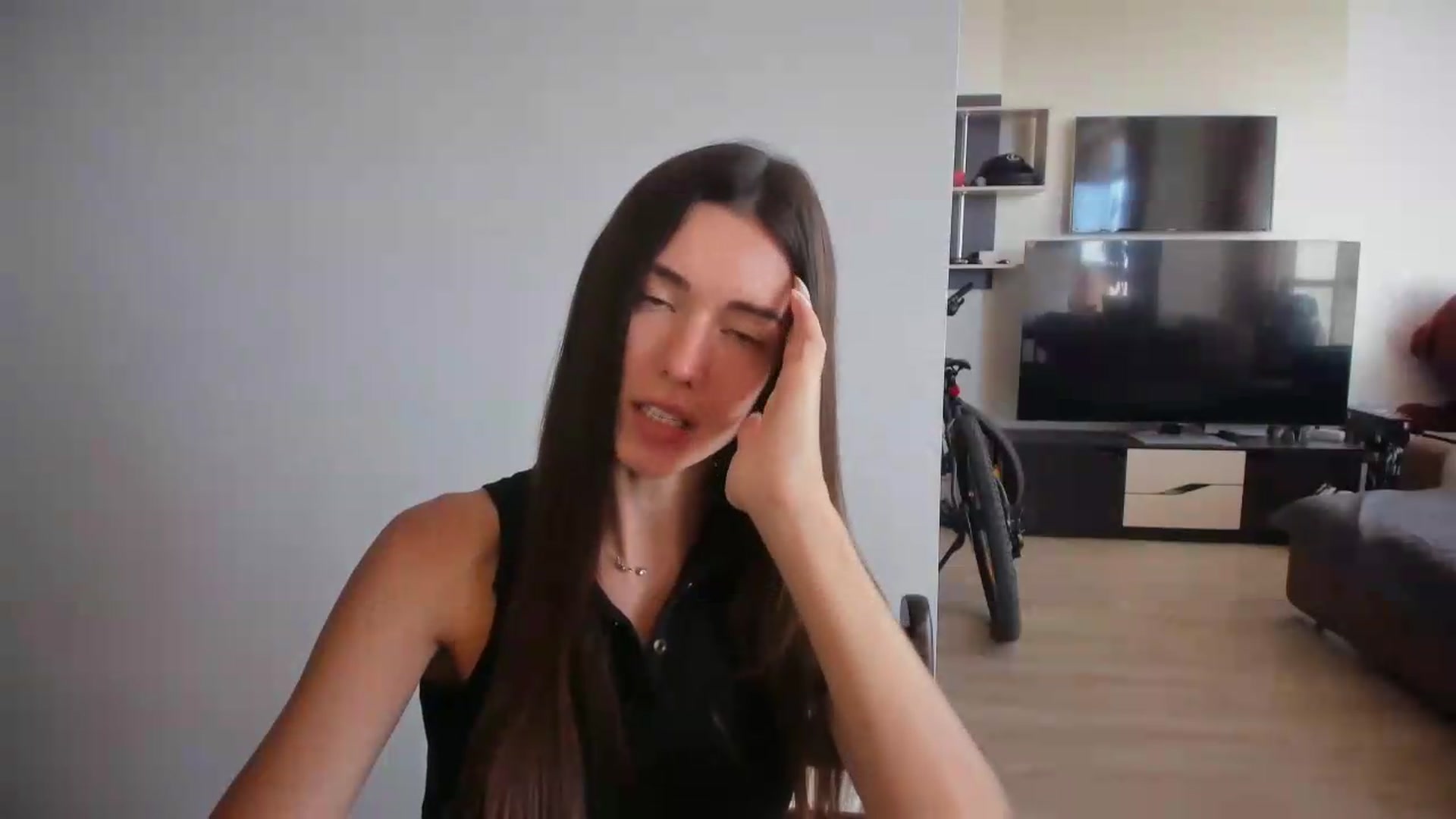 Gallery image thumbnail from laurensaenz's myfreecams stream on, 09/07/2026, 10:19 image 11 of 20