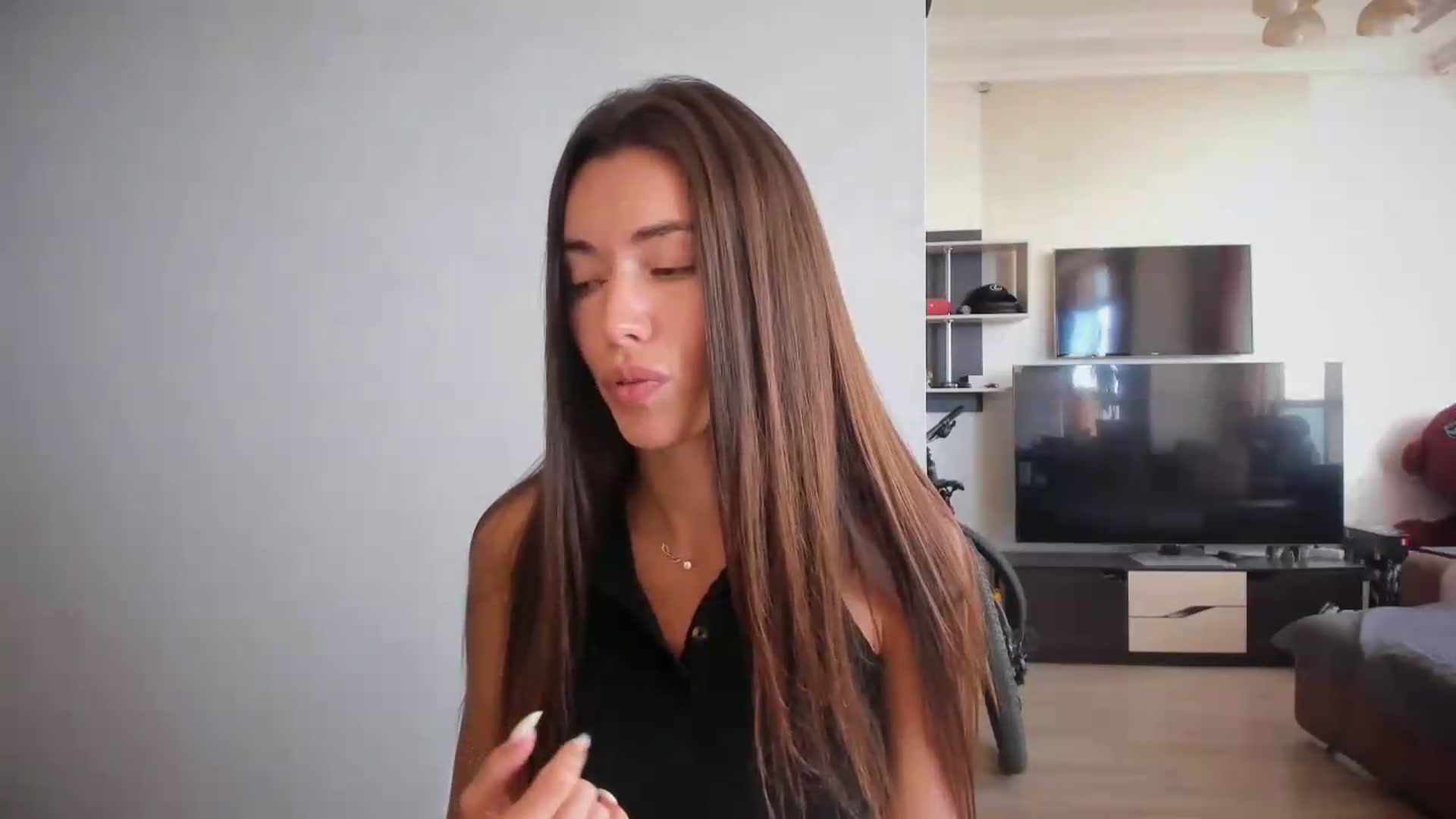 Gallery image thumbnail from laurensaenz's myfreecams stream on, 09/07/2026, 10:19 image 18 of 20