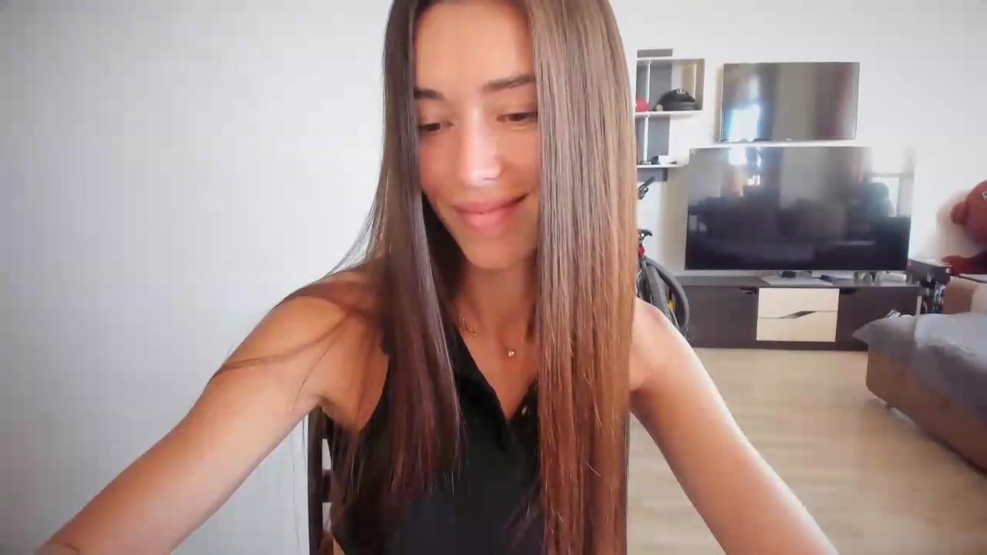 Gallery image thumbnail from laurensaenz's myfreecams stream on, 09/07/2026, 10:19 image 13 of 20