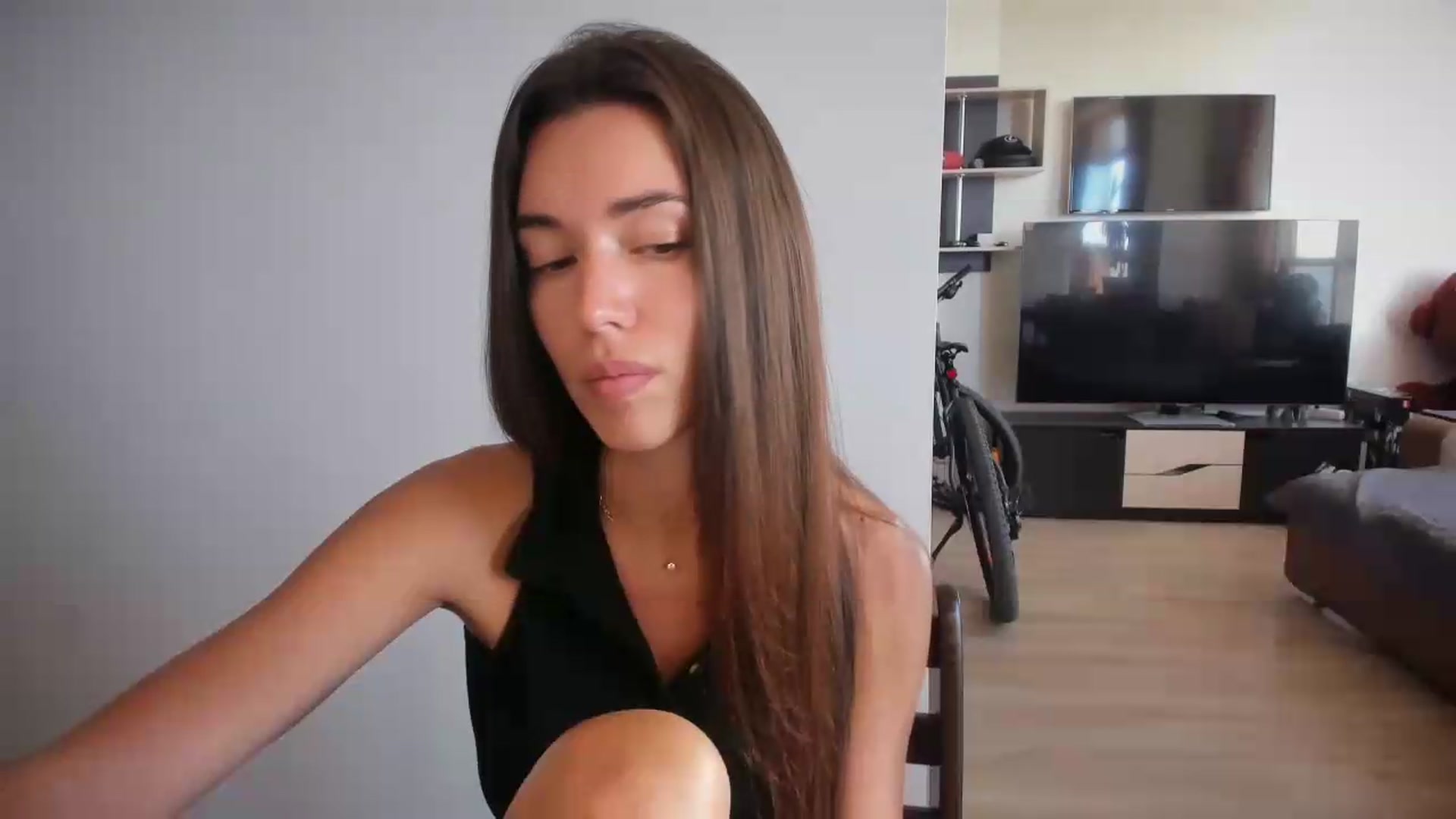 Gallery image thumbnail from laurensaenz's myfreecams stream on, 09/07/2026, 10:19 image 15 of 20