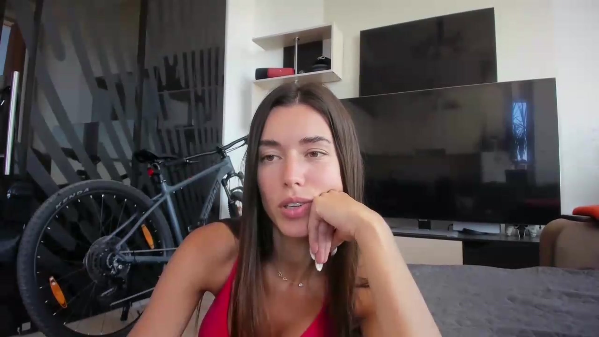 Gallery image thumbnail from laurensaenz's myfreecams stream on, 09/08/2026, 09:24 image 5 of 20