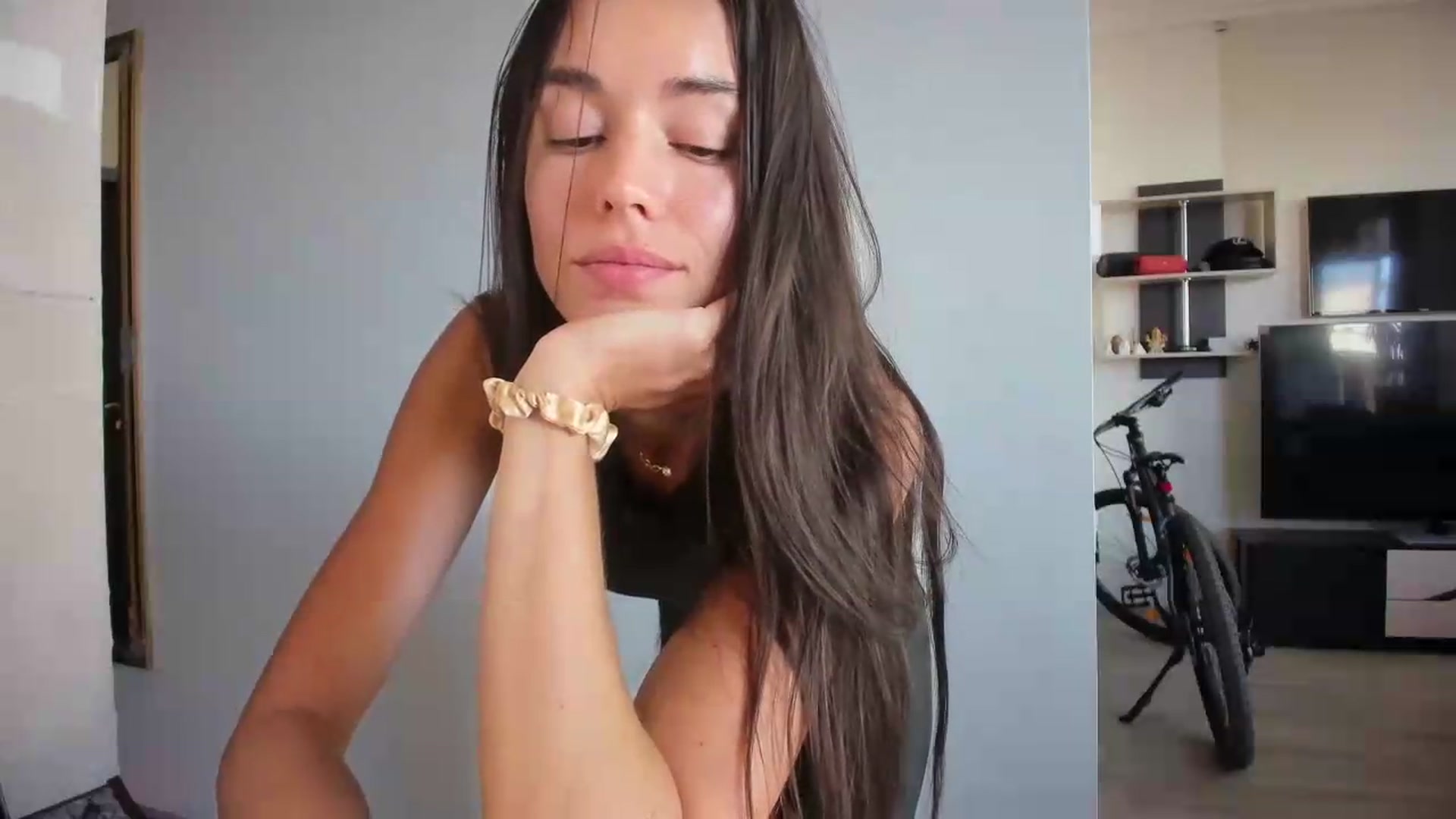 Gallery image thumbnail from laurensaenz's myfreecams stream on, 09/10/2026, 15:32 image 8 of 20