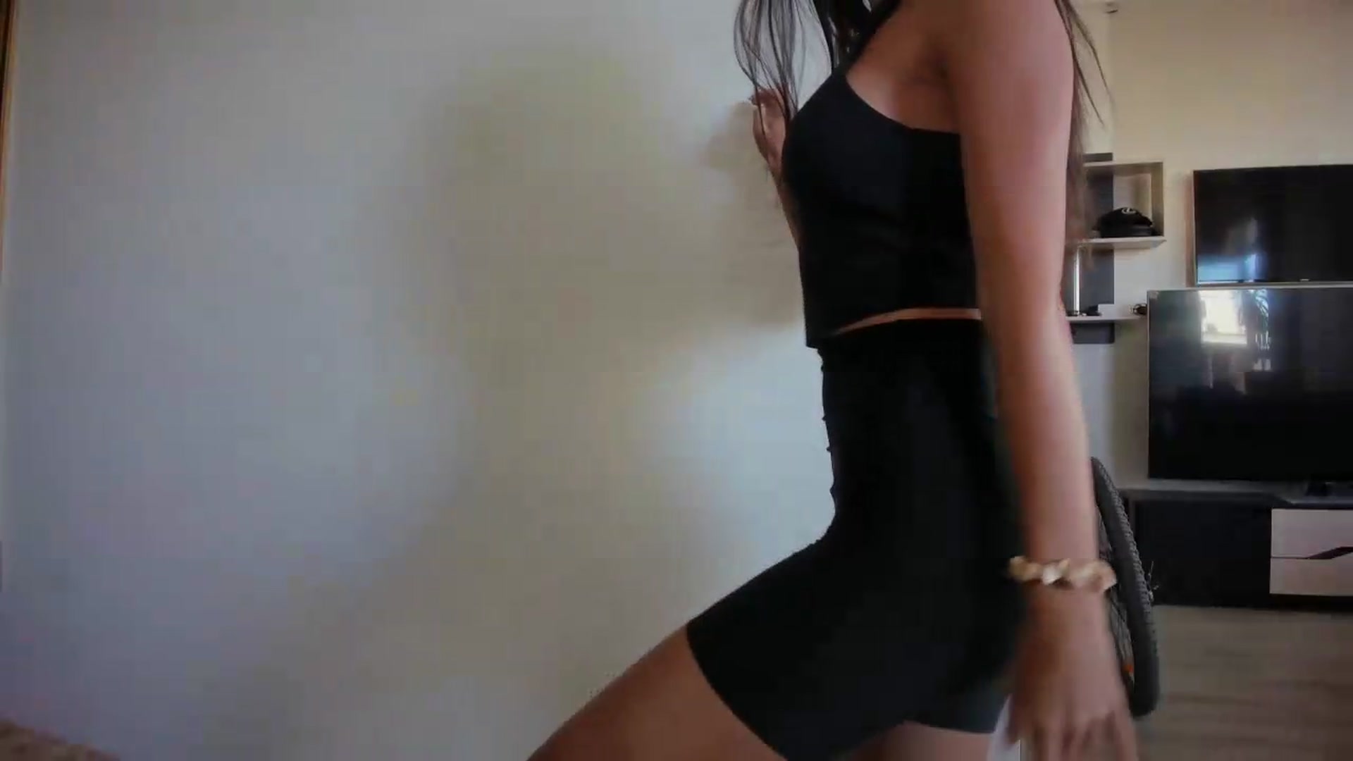 Gallery image thumbnail from laurensaenz's myfreecams stream on, 09/10/2026, 15:32 image 7 of 20