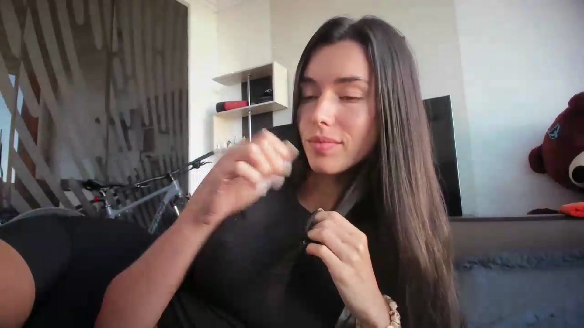 Gallery image thumbnail from laurensaenz's myfreecams stream on, 09/10/2026, 15:32 image 4 of 20