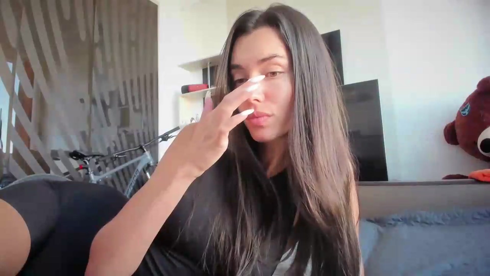 Gallery image thumbnail from laurensaenz's myfreecams stream on, 09/10/2026, 15:32 image 2 of 20