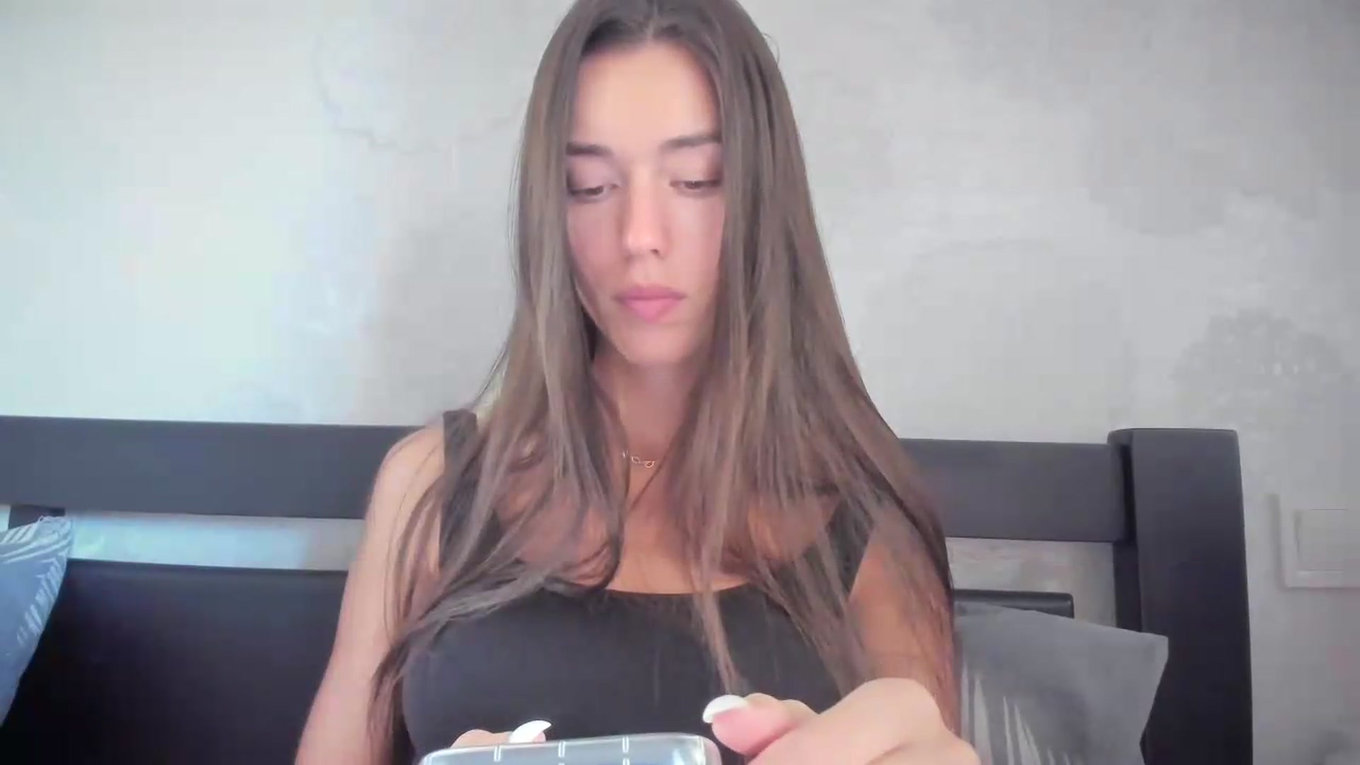 Gallery image thumbnail from laurensaenz's myfreecams stream on, 09/13/2026, 10:38 image 5 of 20