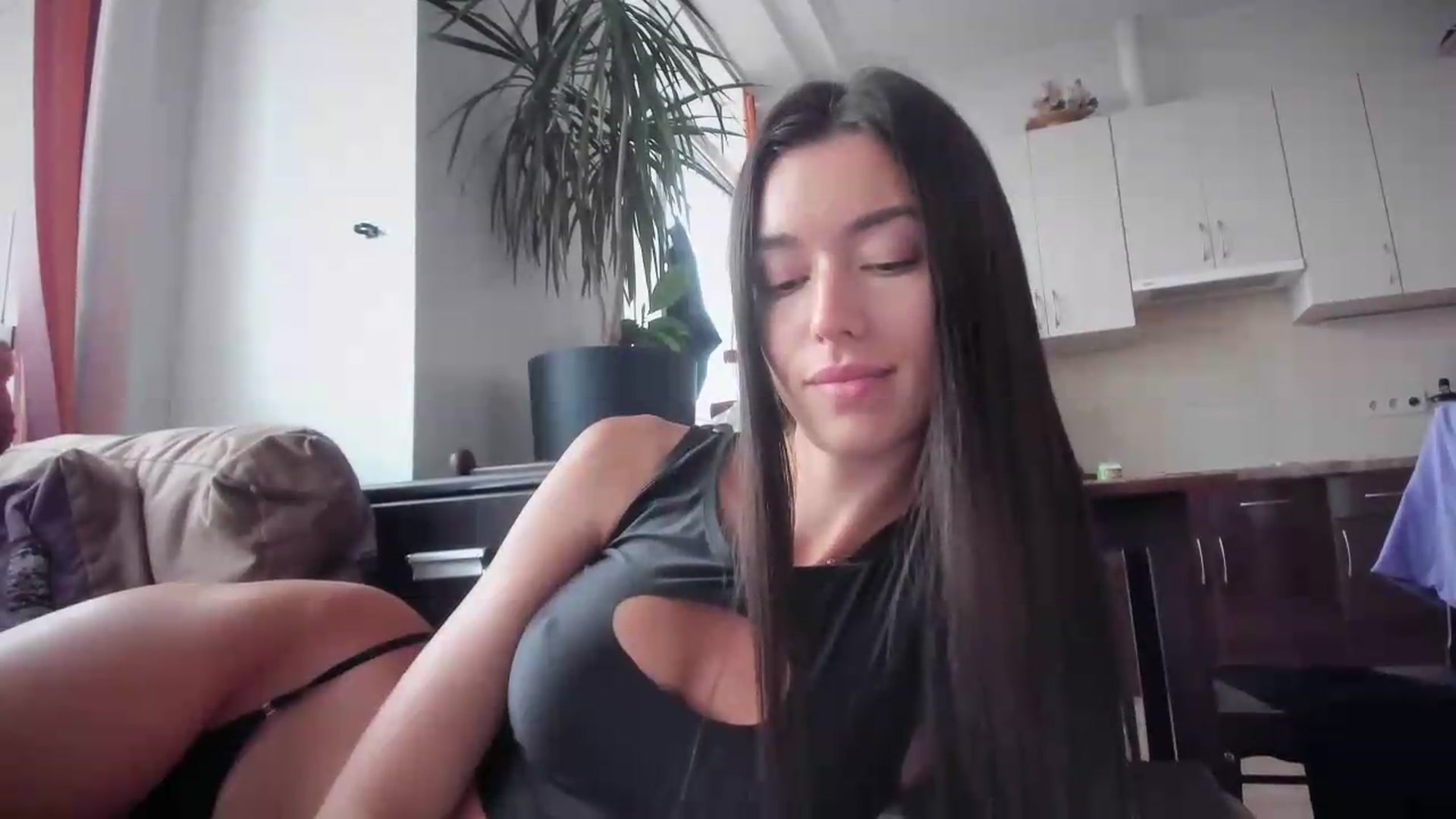 Gallery image thumbnail from laurensaenz's myfreecams stream on, 09/14/2026, 08:06 image 9 of 20