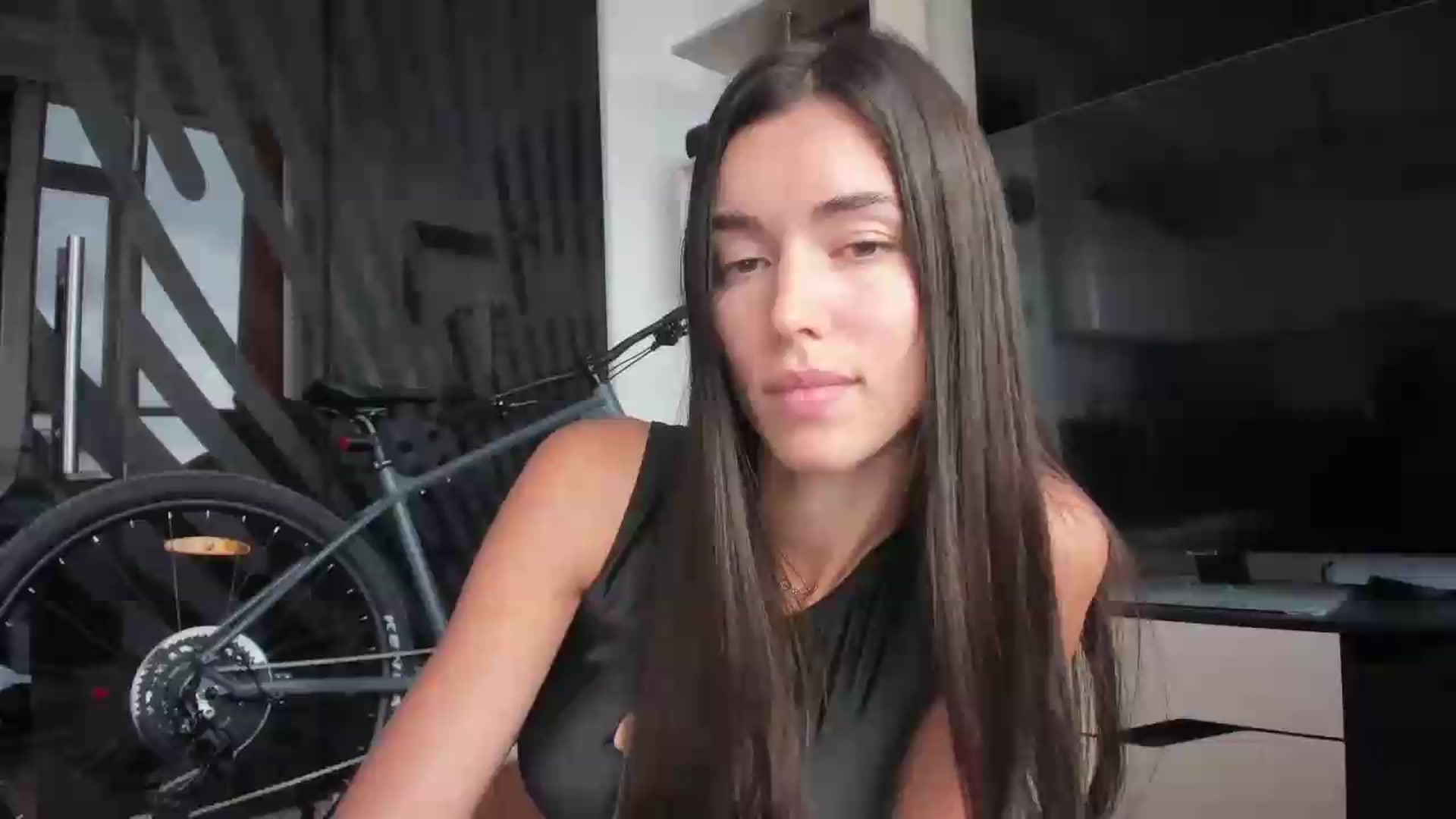 Gallery image thumbnail from laurensaenz's myfreecams stream on, 09/14/2026, 12:01 image 1 of 20