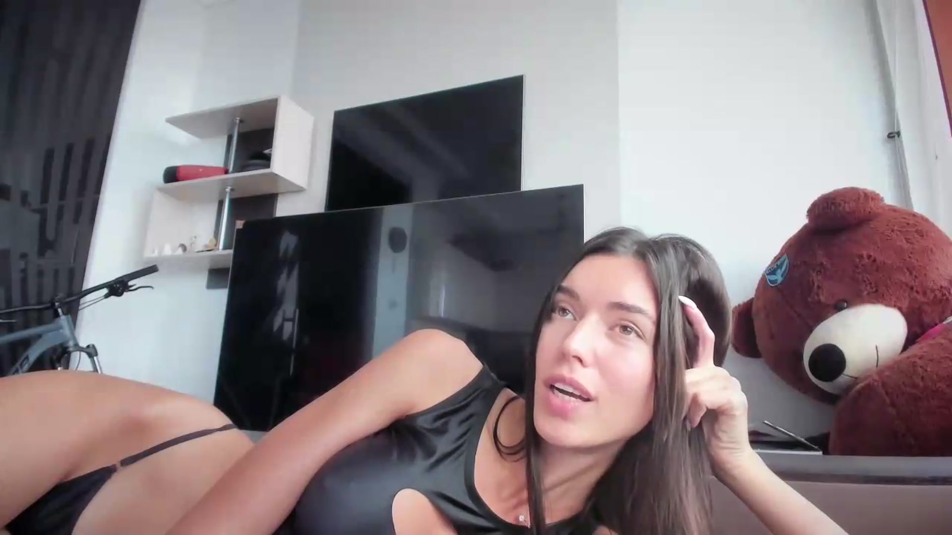 Gallery image thumbnail from laurensaenz's myfreecams stream on, 09/14/2026, 12:01 image 7 of 20
