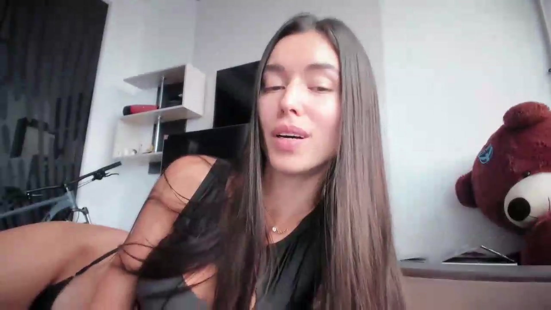 Gallery image thumbnail from laurensaenz's myfreecams stream on, 09/14/2026, 12:01 image 4 of 20