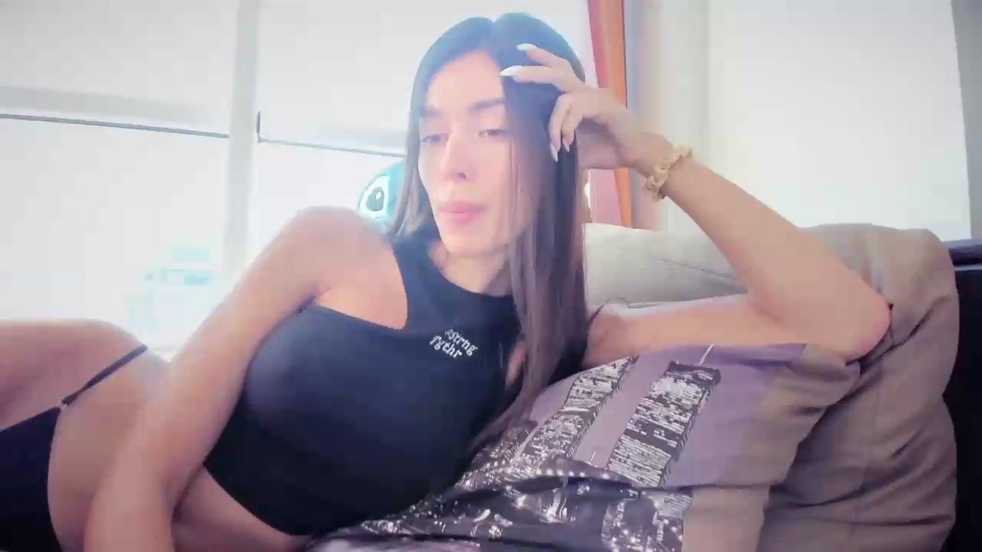 Gallery image thumbnail from laurensaenz's myfreecams stream on, 09/15/2026, 06:17 image 19 of 20