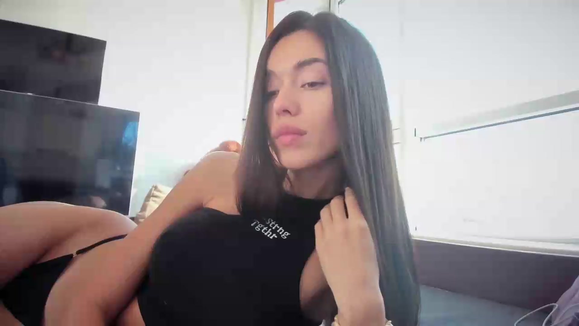 Gallery image thumbnail from laurensaenz's myfreecams stream on, 09/15/2026, 06:17 image 6 of 20