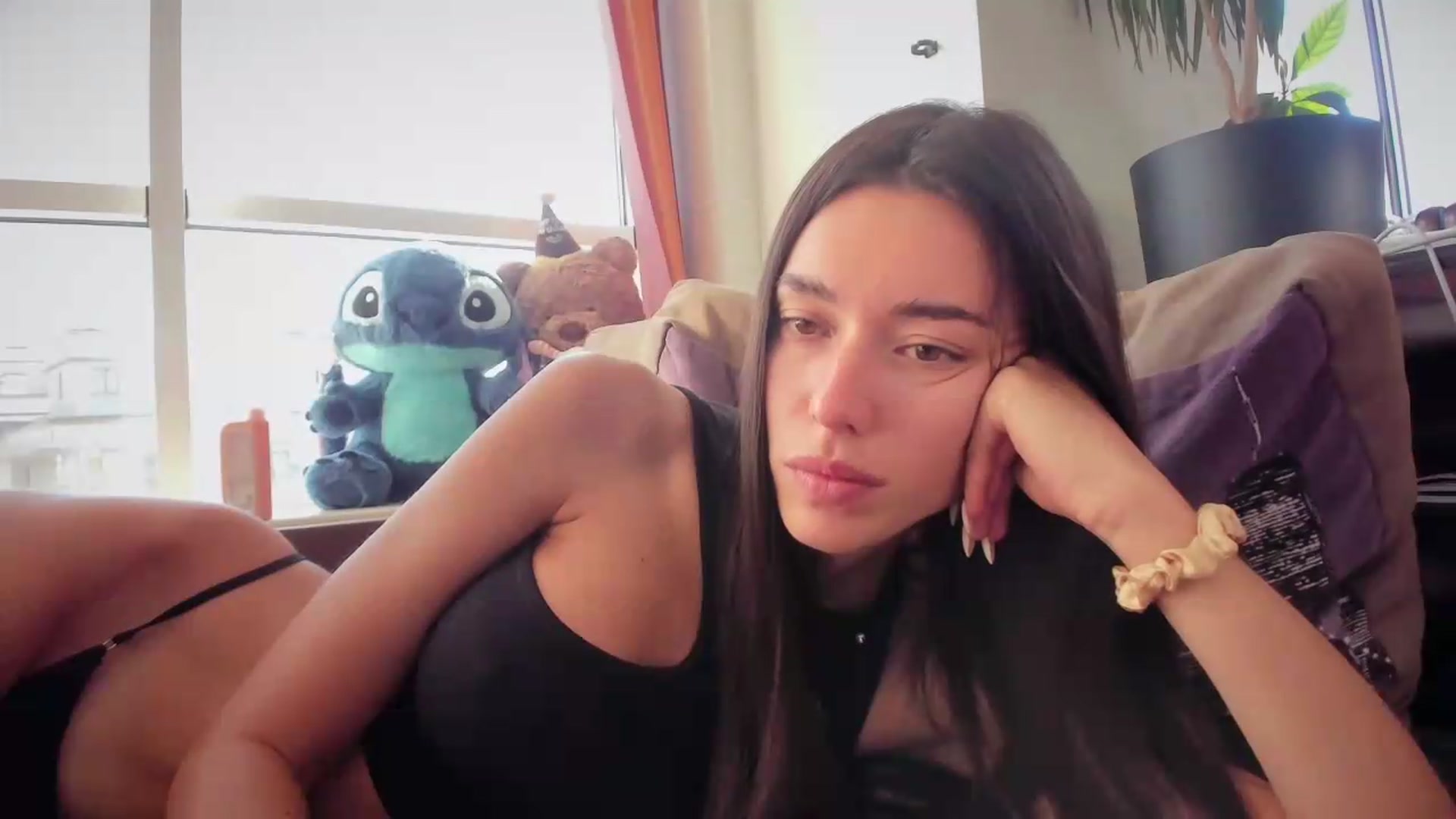 Gallery image thumbnail from laurensaenz's myfreecams stream on, 09/15/2026, 07:22 image 9 of 20