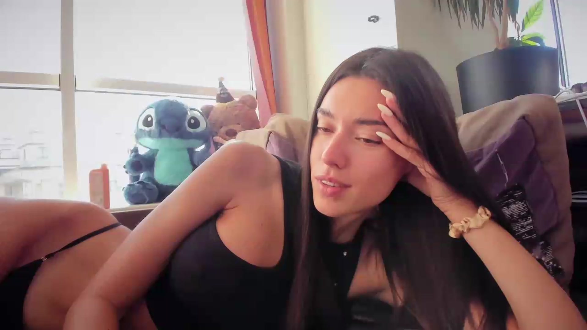 Gallery image thumbnail from laurensaenz's myfreecams stream on, 09/15/2026, 07:22 image 7 of 20