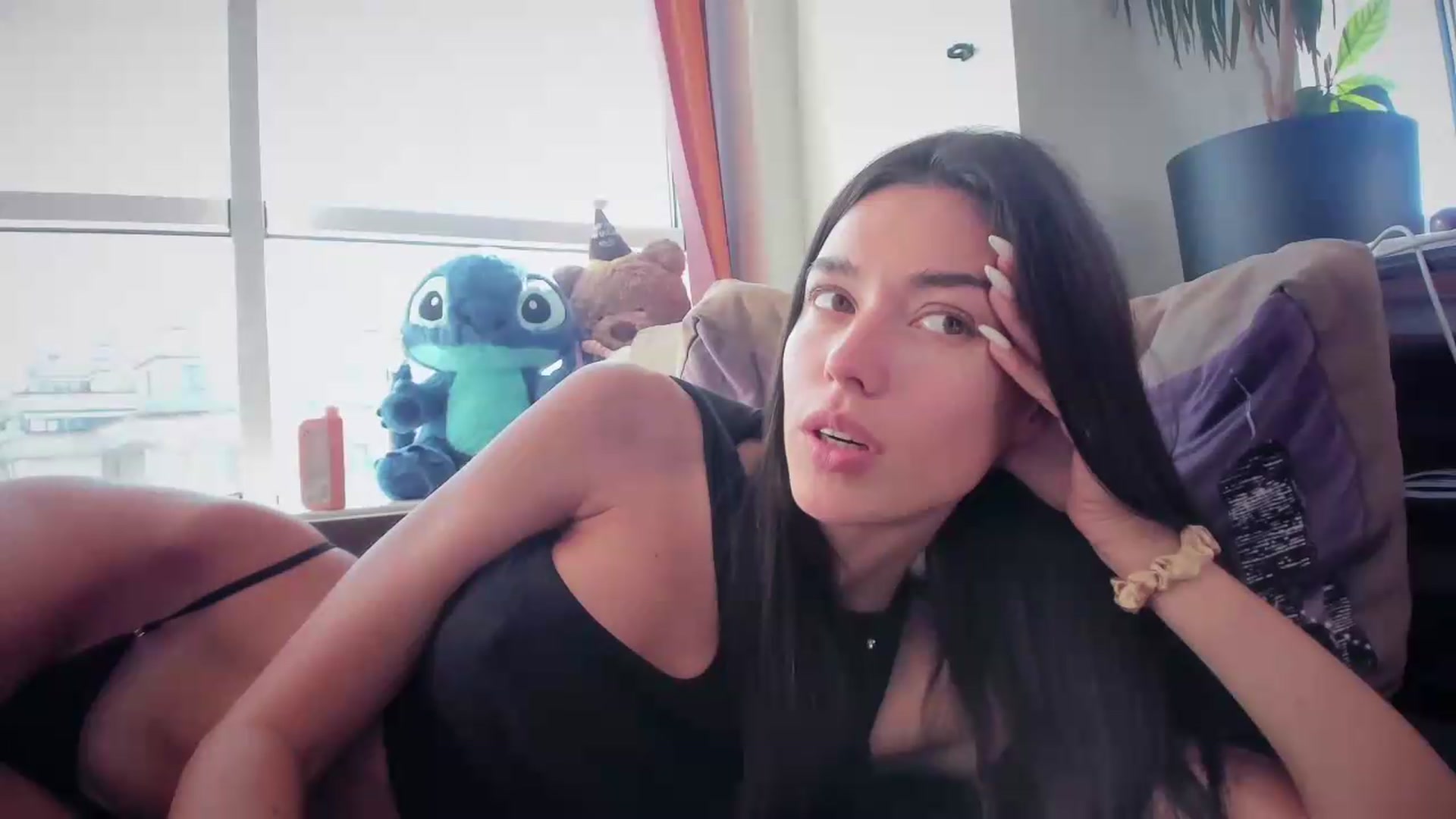 Gallery image thumbnail from laurensaenz's myfreecams stream on, 09/15/2026, 07:22 image 12 of 20