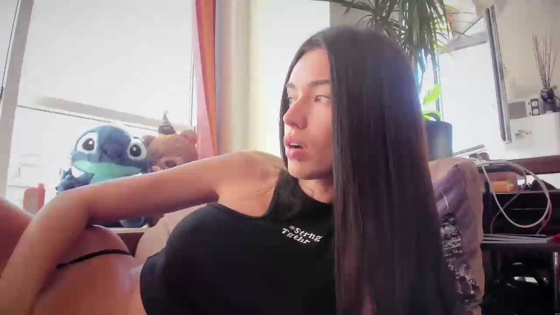 Gallery image thumbnail from laurensaenz's myfreecams stream on, 09/15/2026, 07:22 image 17 of 20