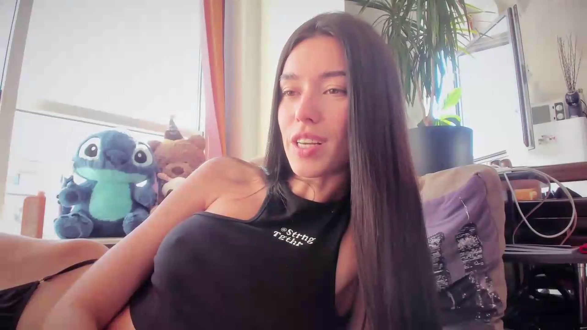 Gallery image thumbnail from laurensaenz's myfreecams stream on, 09/15/2026, 07:22 image 14 of 20