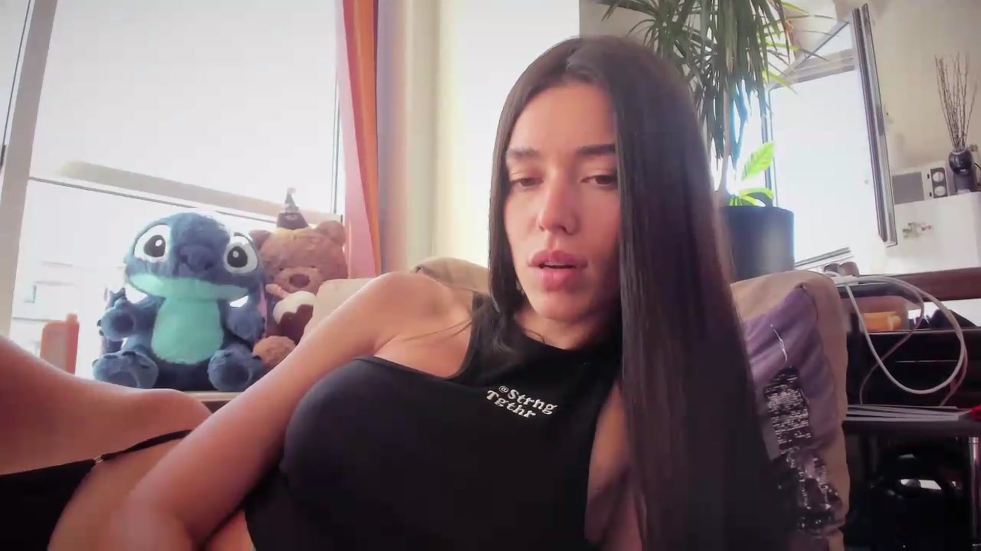 Gallery image thumbnail from laurensaenz's myfreecams stream on, 09/15/2026, 07:22 image 16 of 20