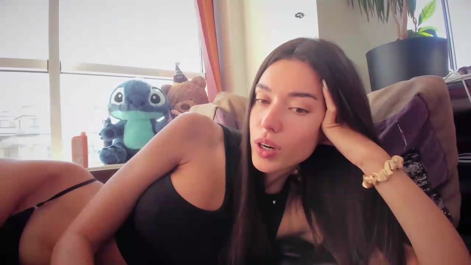 Gallery image thumbnail from laurensaenz's myfreecams stream on, 09/15/2026, 07:22 image 5 of 20