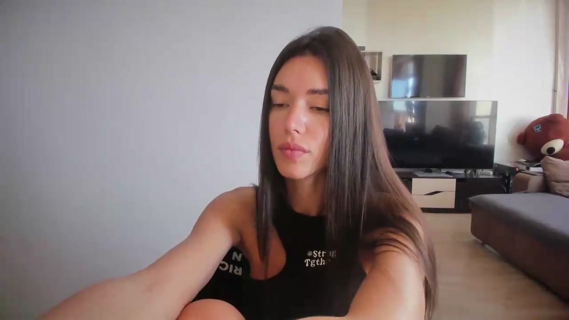 Gallery image thumbnail from laurensaenz's myfreecams stream on, 09/15/2026, 08:33 image 13 of 20