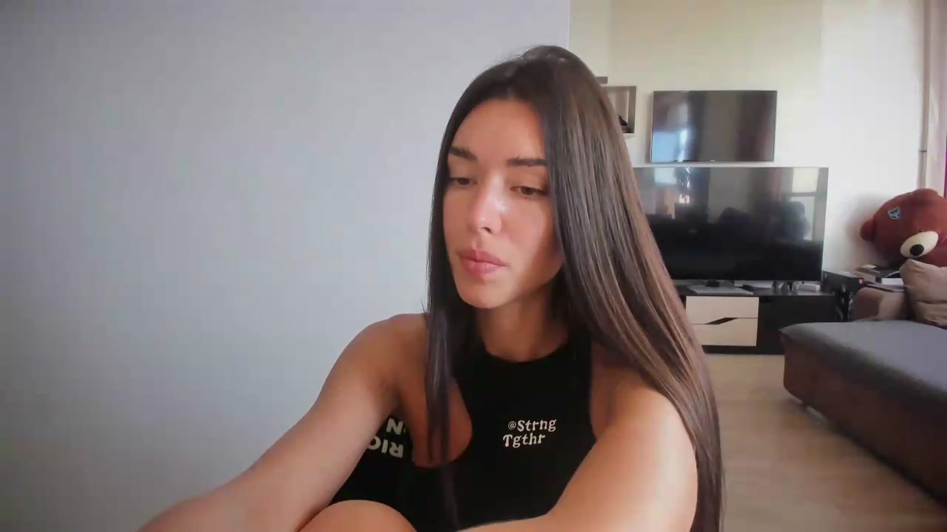 Gallery image thumbnail from laurensaenz's myfreecams stream on, 09/15/2026, 08:33 image 15 of 20