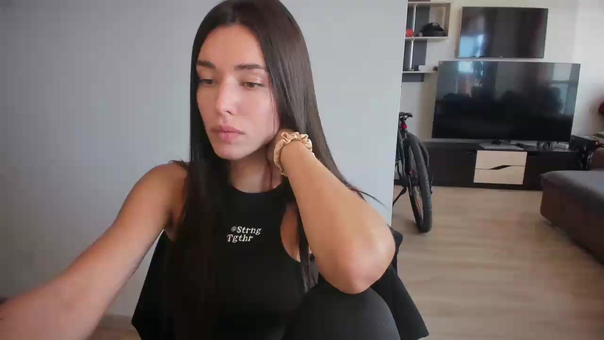 Gallery image thumbnail from laurensaenz's myfreecams stream on, 09/15/2026, 12:50 image 19 of 20