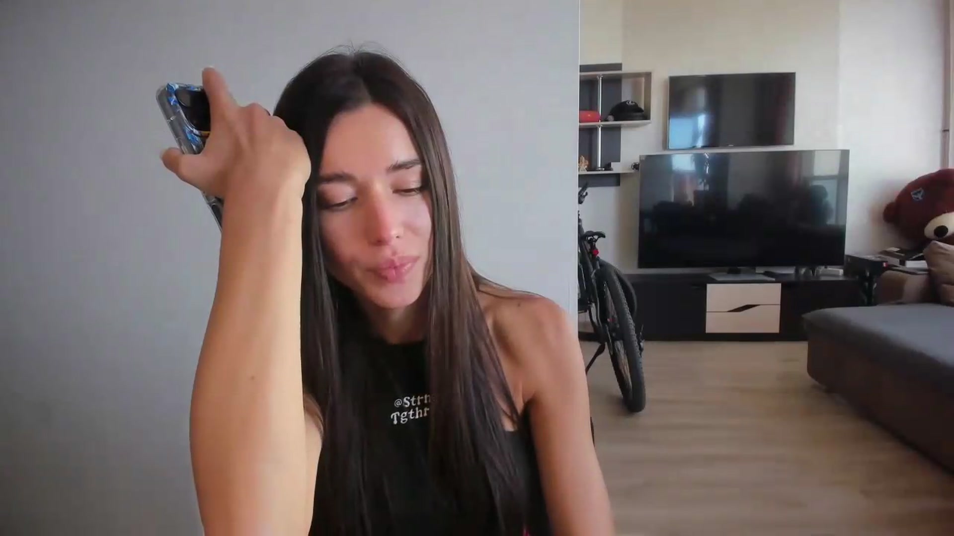 Gallery image thumbnail from laurensaenz's myfreecams stream on, 09/15/2026, 12:50 image 2 of 20