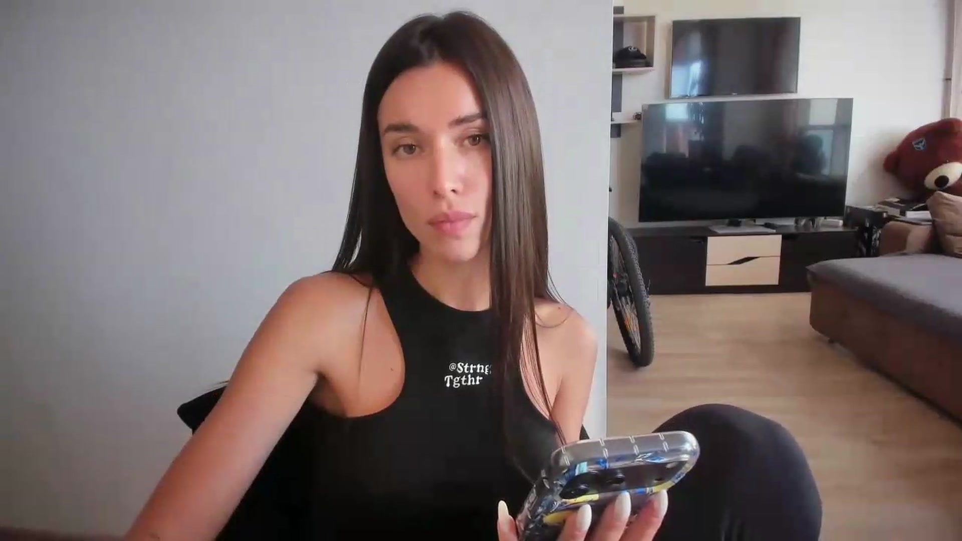 Gallery image thumbnail from laurensaenz's myfreecams stream on, 09/15/2026, 14:52 image 5 of 20
