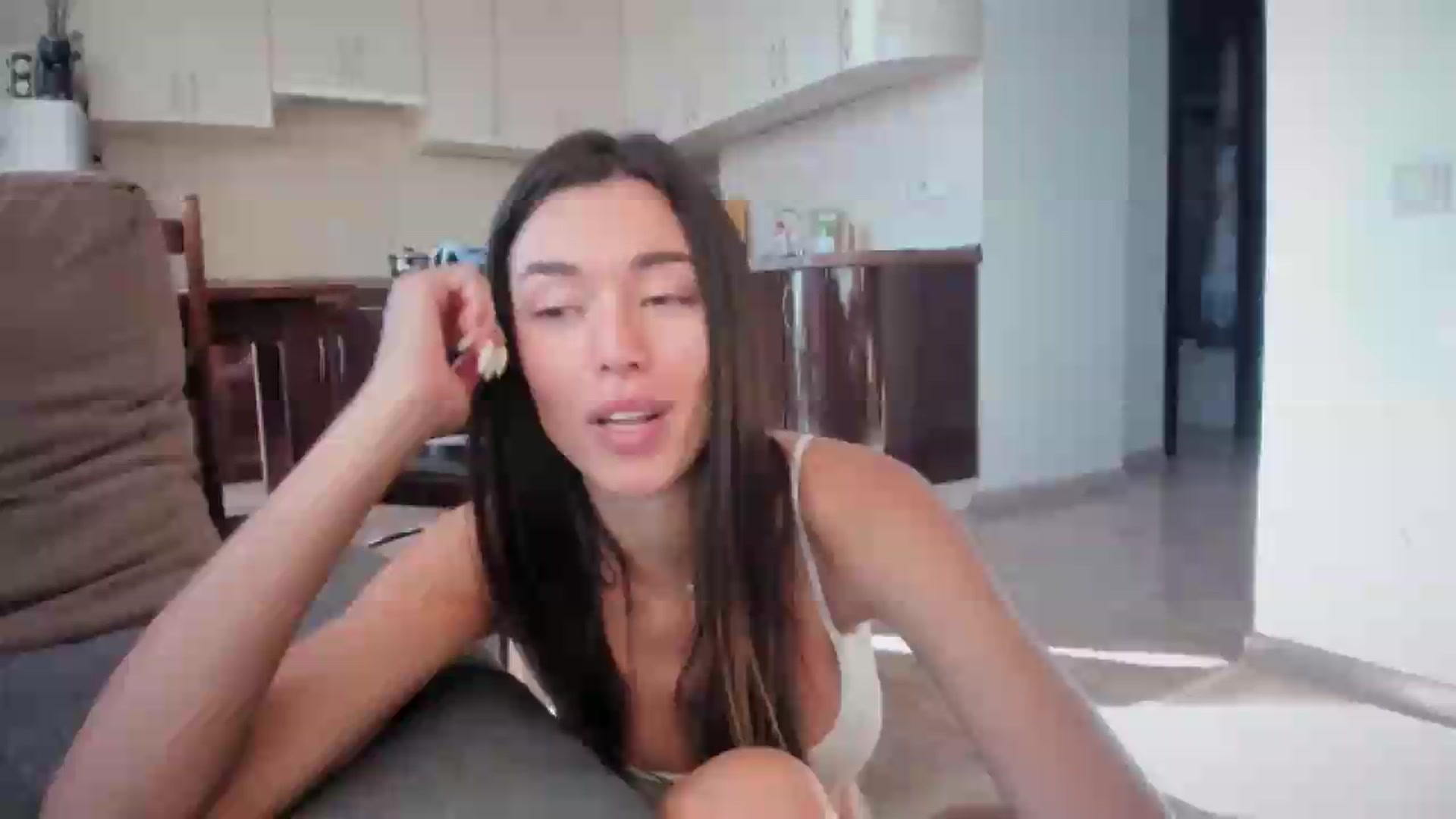 Gallery image thumbnail from laurensaenz's myfreecams stream on, 09/16/2026, 07:15 image 9 of 20