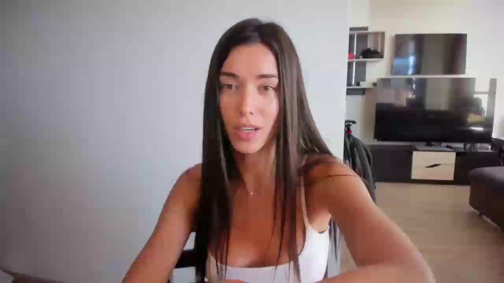 Gallery image thumbnail from laurensaenz's myfreecams stream on, 09/16/2026, 07:41 image 10 of 20