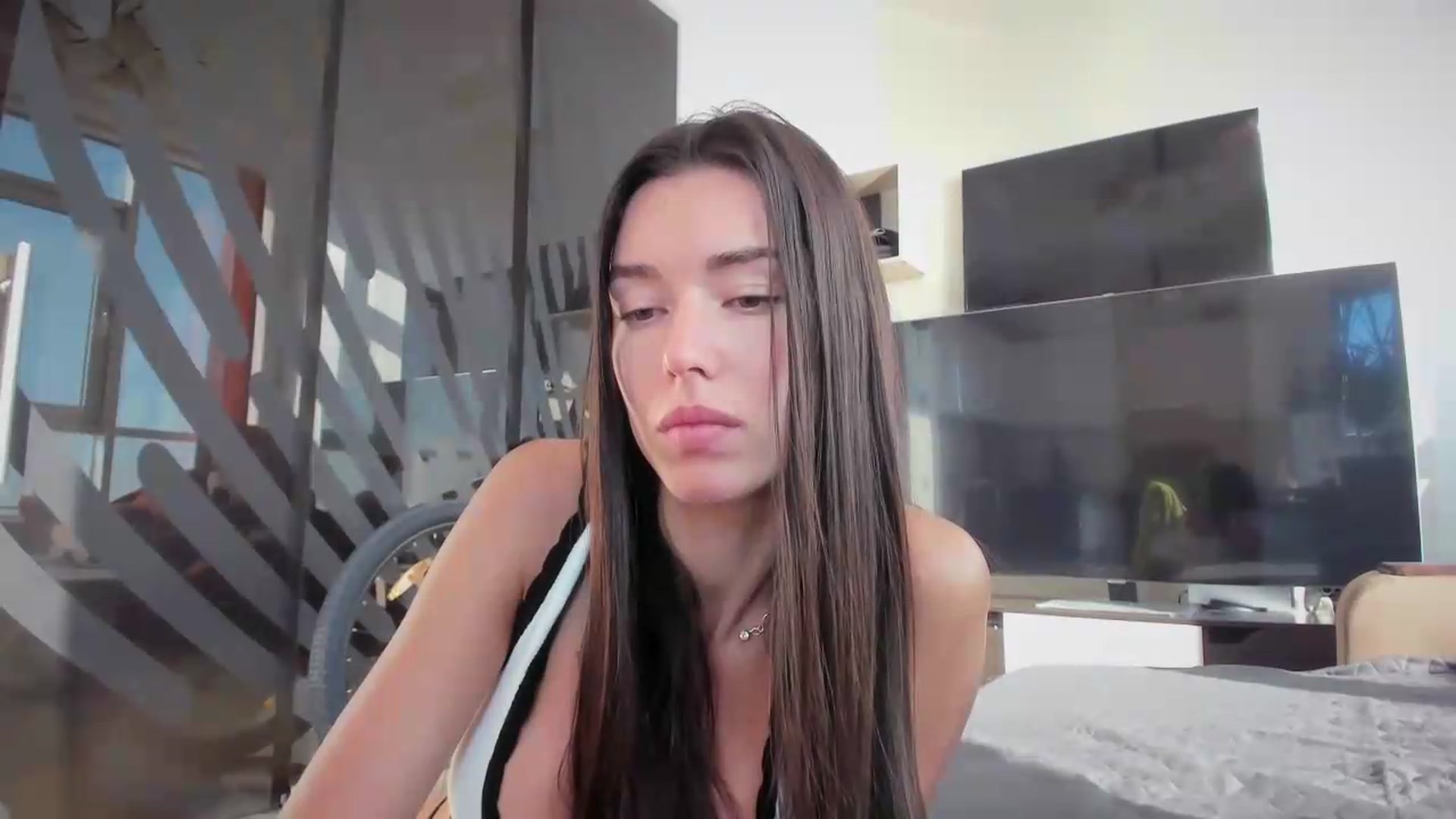 Gallery image thumbnail from laurensaenz's myfreecams stream on, 09/17/2026, 06:07 image 14 of 20