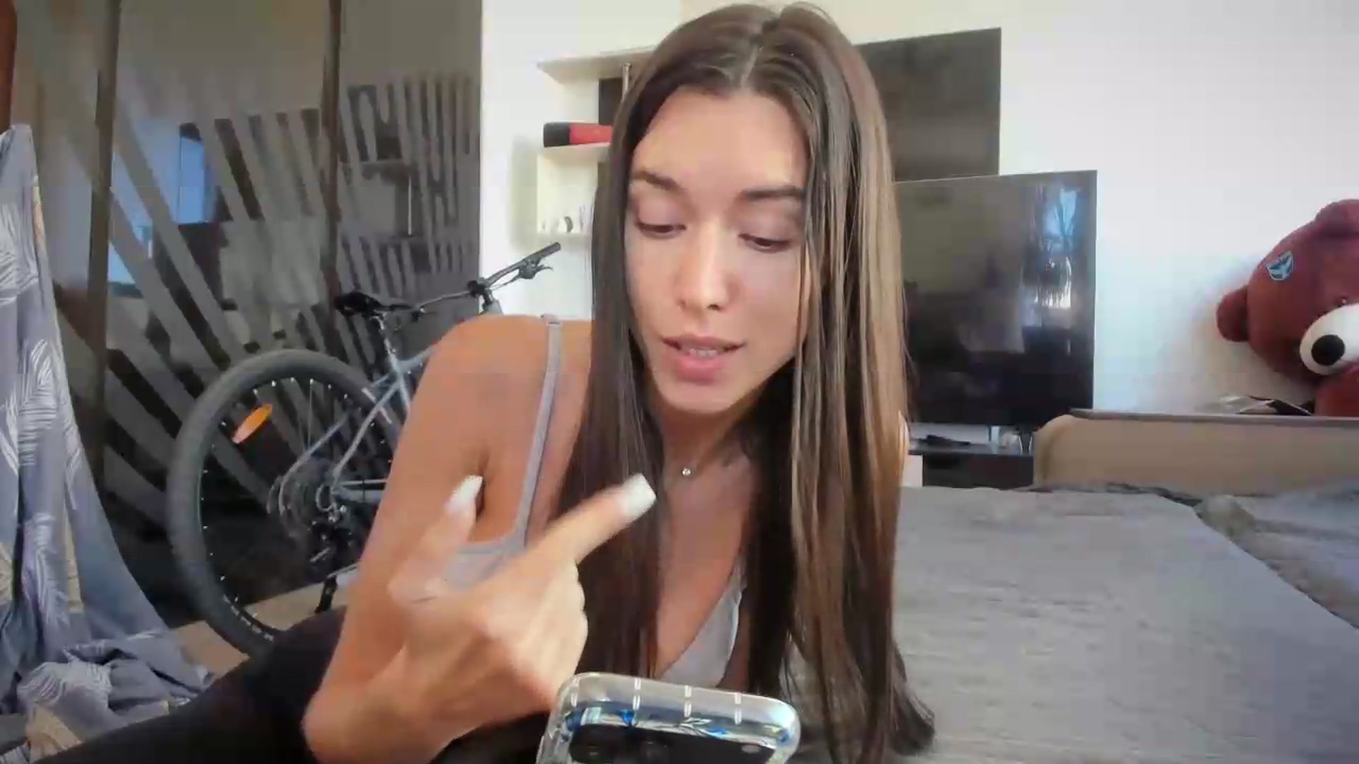 Gallery image thumbnail from laurensaenz's myfreecams stream on, 09/17/2026, 12:12 image 11 of 20