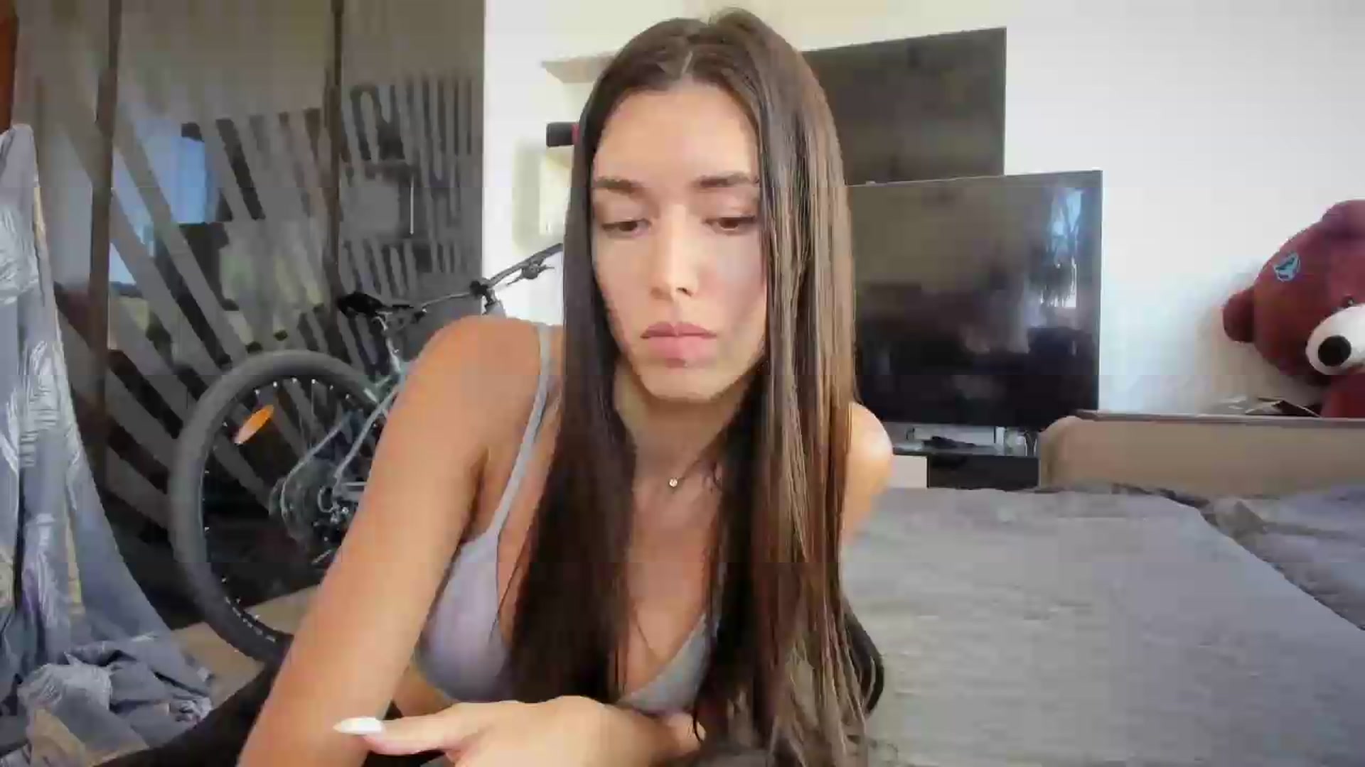 Gallery image thumbnail from laurensaenz's myfreecams stream on, 09/17/2026, 12:12 image 17 of 20